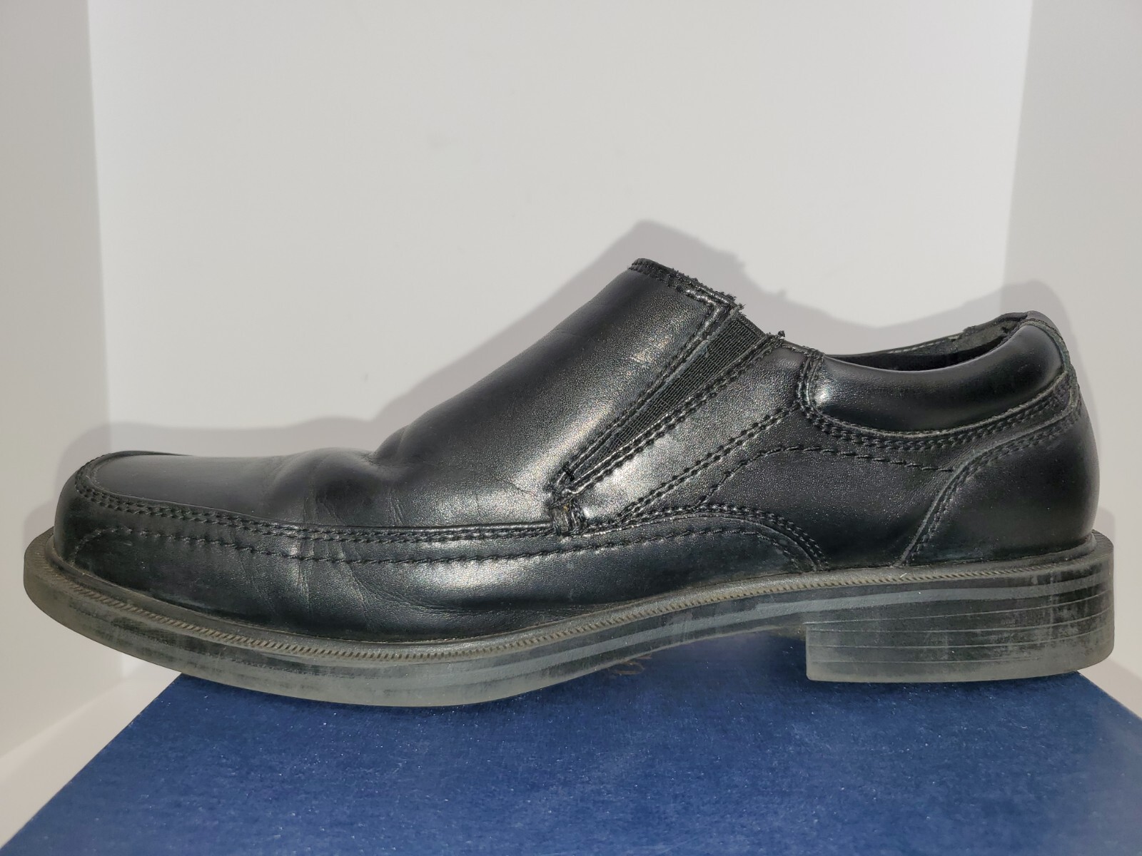 Dockers Edson men leather/ man made material slip on loafer, black, size 10.5W