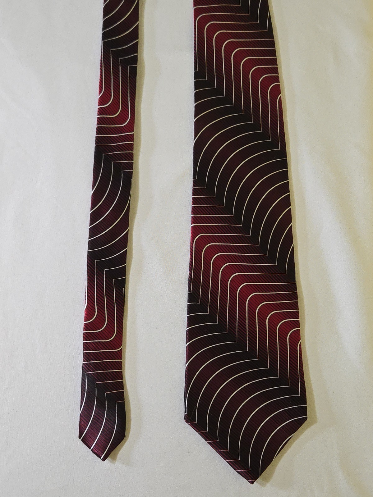 Murano Men’s Red Black White Silk Woven Geometric Abstract Tie One Size