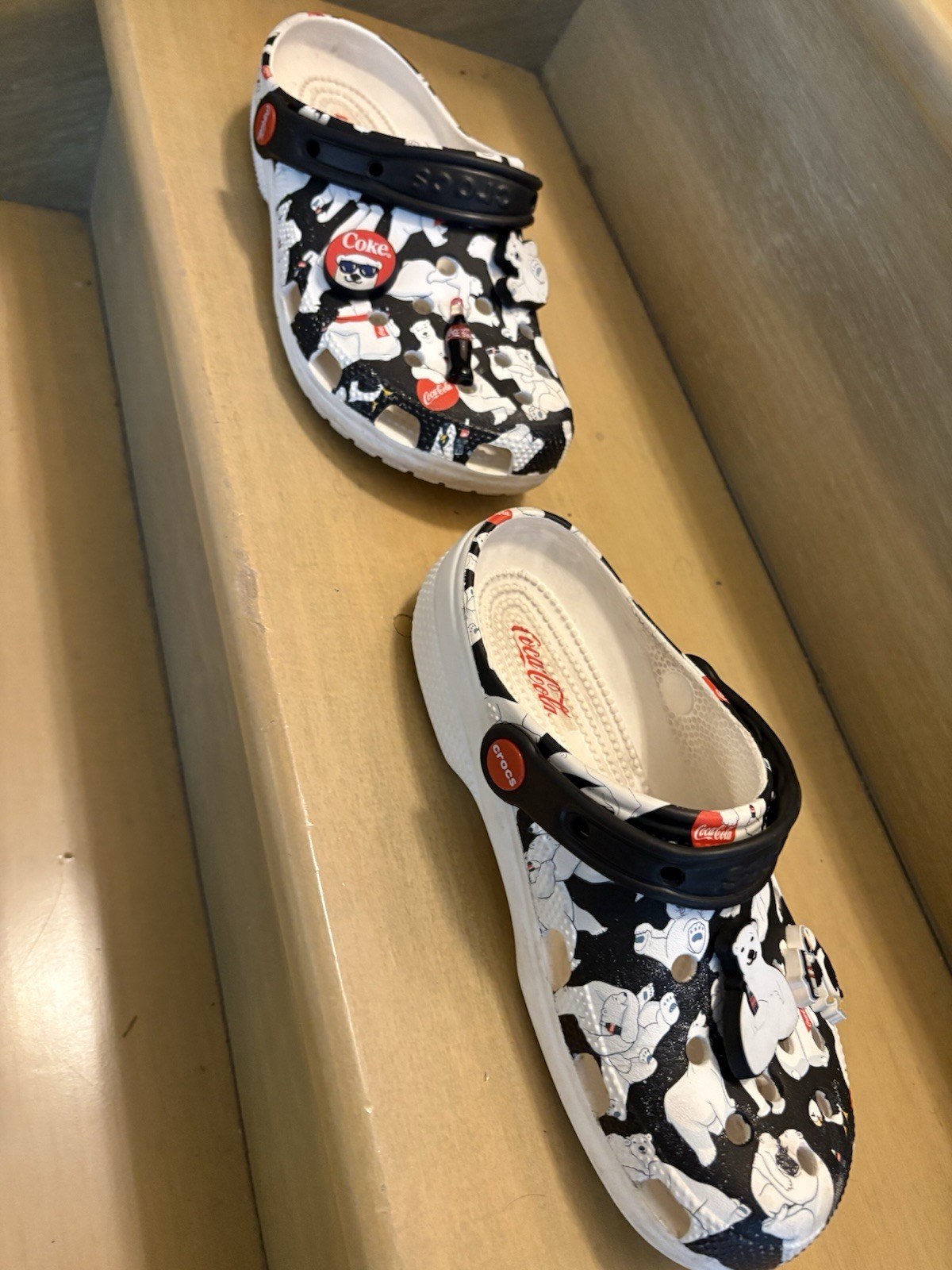 Crocs Coca Cola CLassic Clog White 209314-100 Men 5 Women 7