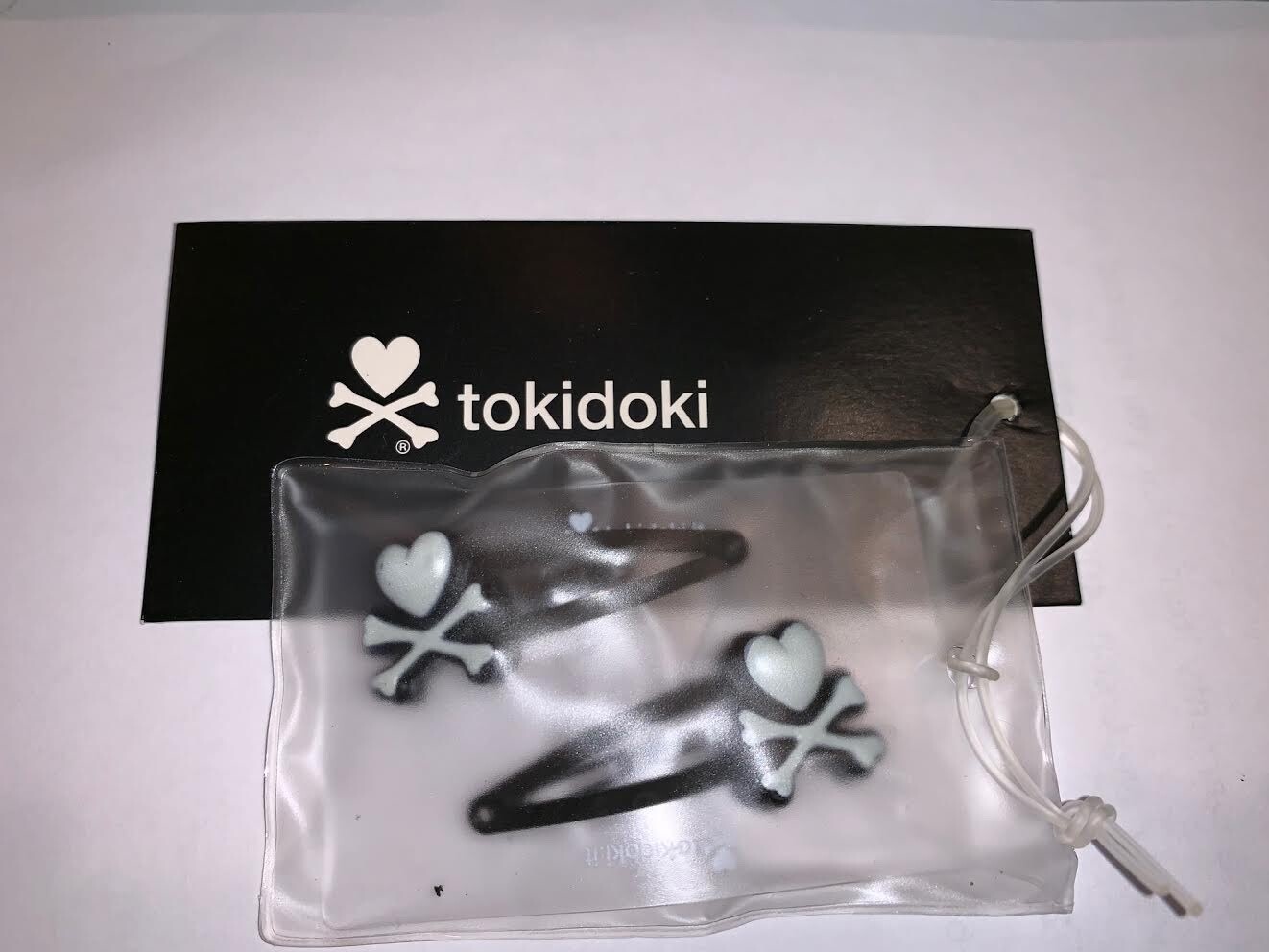 Tokidoki Japan Anime Heart & Bones Skull Hair Clips Set 1 PACK Authentic/ New