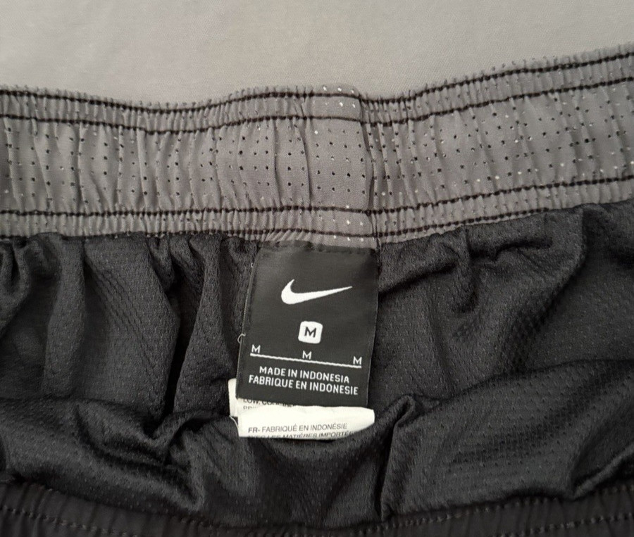 Nike Core Contend Volley Swim Trunks Men’s Size Medium Black Drawstring Lined