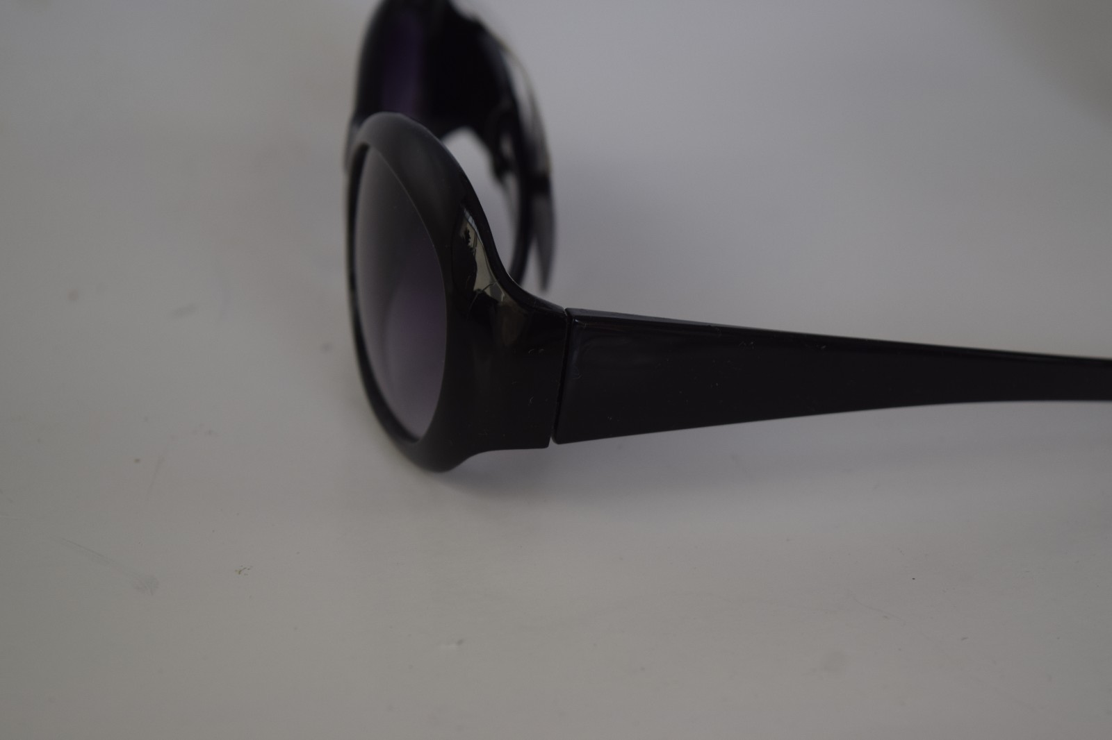 New Attention 100% UV PROTECTION Ladies Fashion Sunglasses