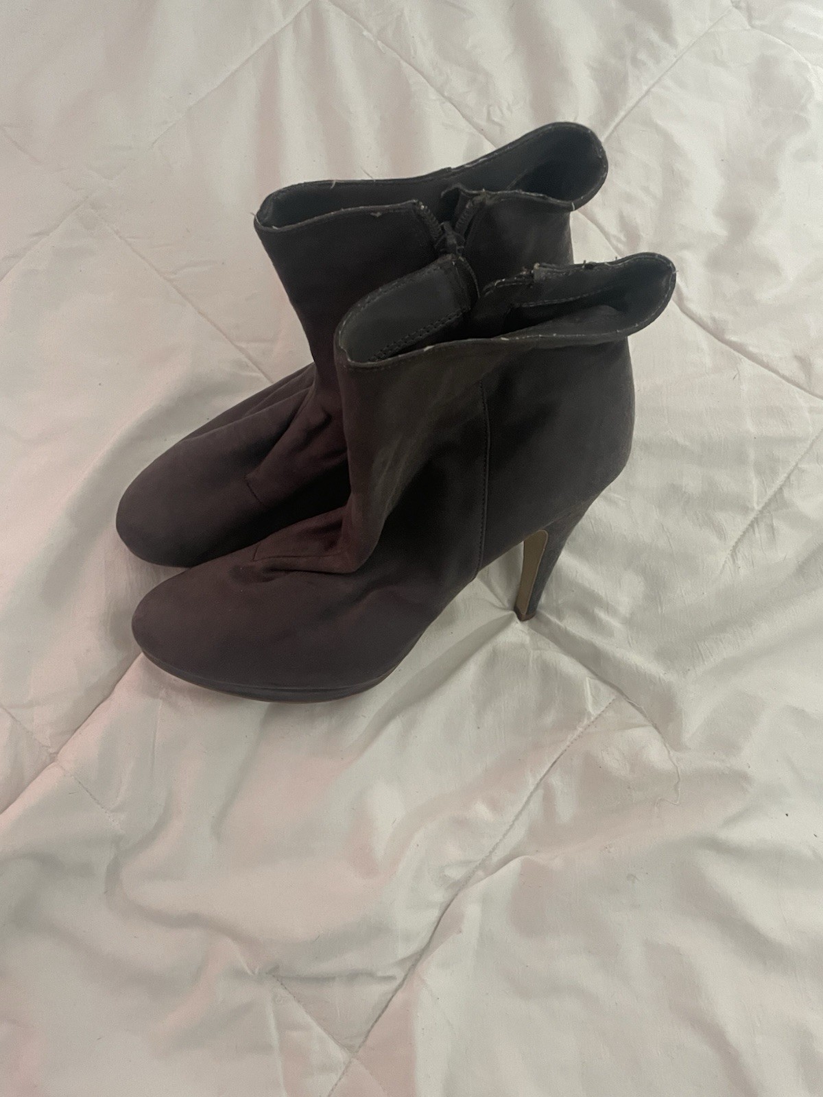 Women’s Grey Velvet Zip Up High Heel Bootie