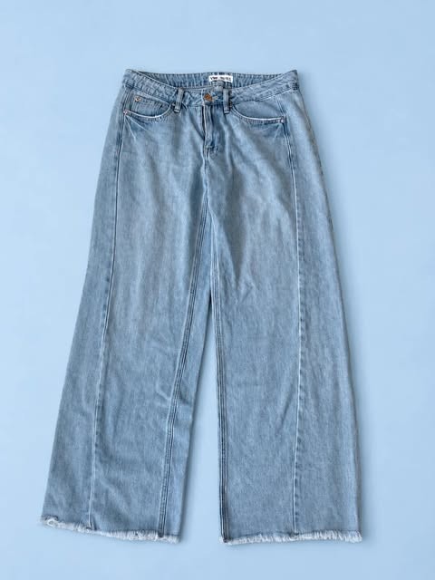 YMI Jeans Women’s Size 11/30 Wide Leg Light Wash Denim Raw Hem 100% Cotton