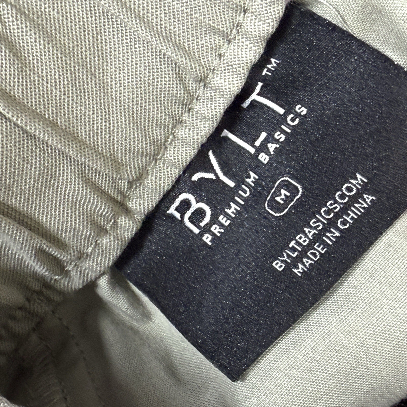 BYLT Shorts Men Medium Paloma 2.0 in Willow Green 6″ Inseam Pull On Coastal NWT