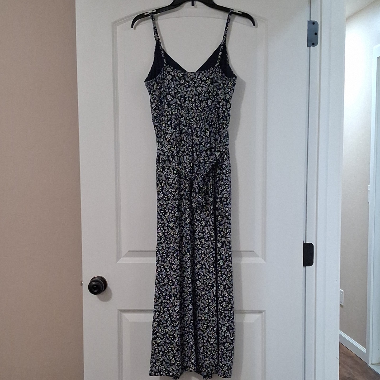 (20) Muse Petite SP Blue/White Floral V-Neck Sleeveless Strappy Sleeve Dress