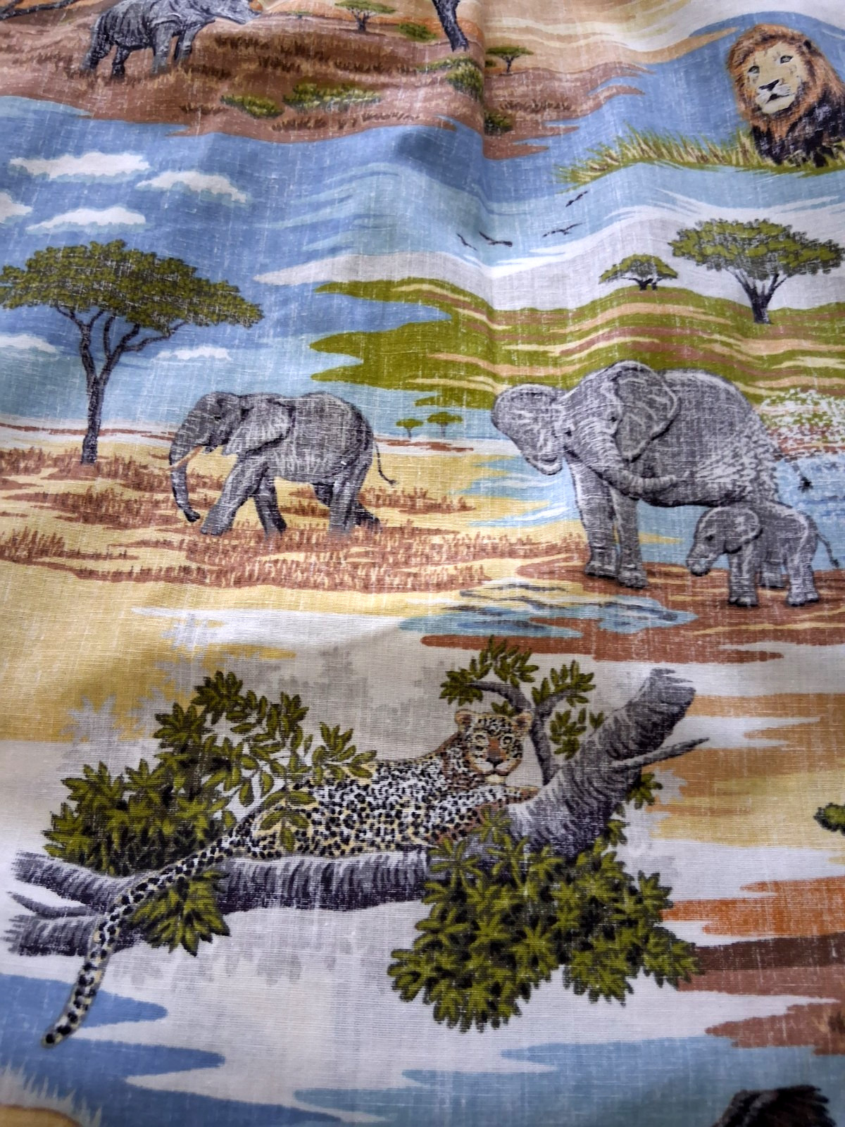 Reyn Spooner Men’s “SAN DIEGO ZOO WILDLIFE AFRICAN SAVANNA ” Classic Fit Sunset