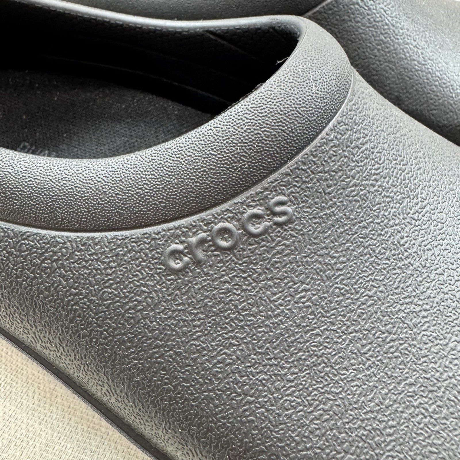 Crocs On The Clock Work Clogs Black Slip Resistant Women’s W6 M4 Comfort Shoes