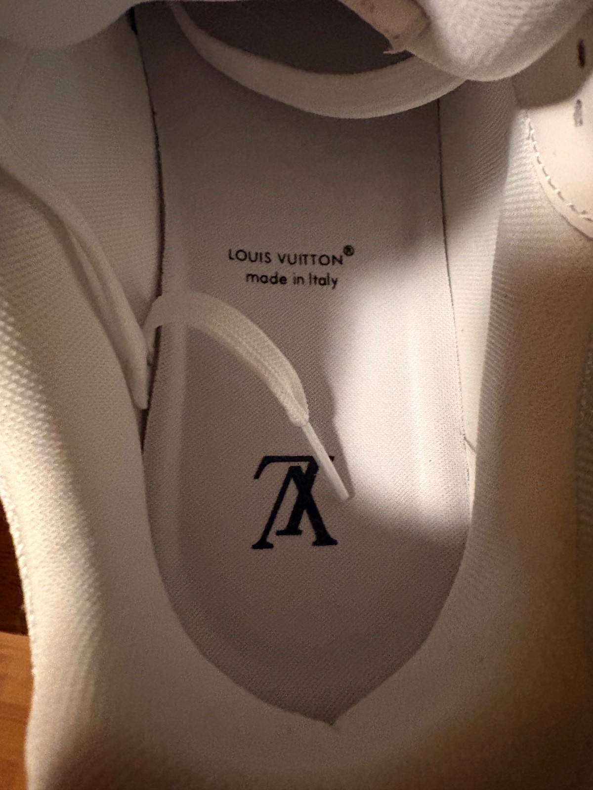 Louis Vuitton LV Trainer White Right Shoe Only Size 8 NEW w/ Dust Bag Receipt