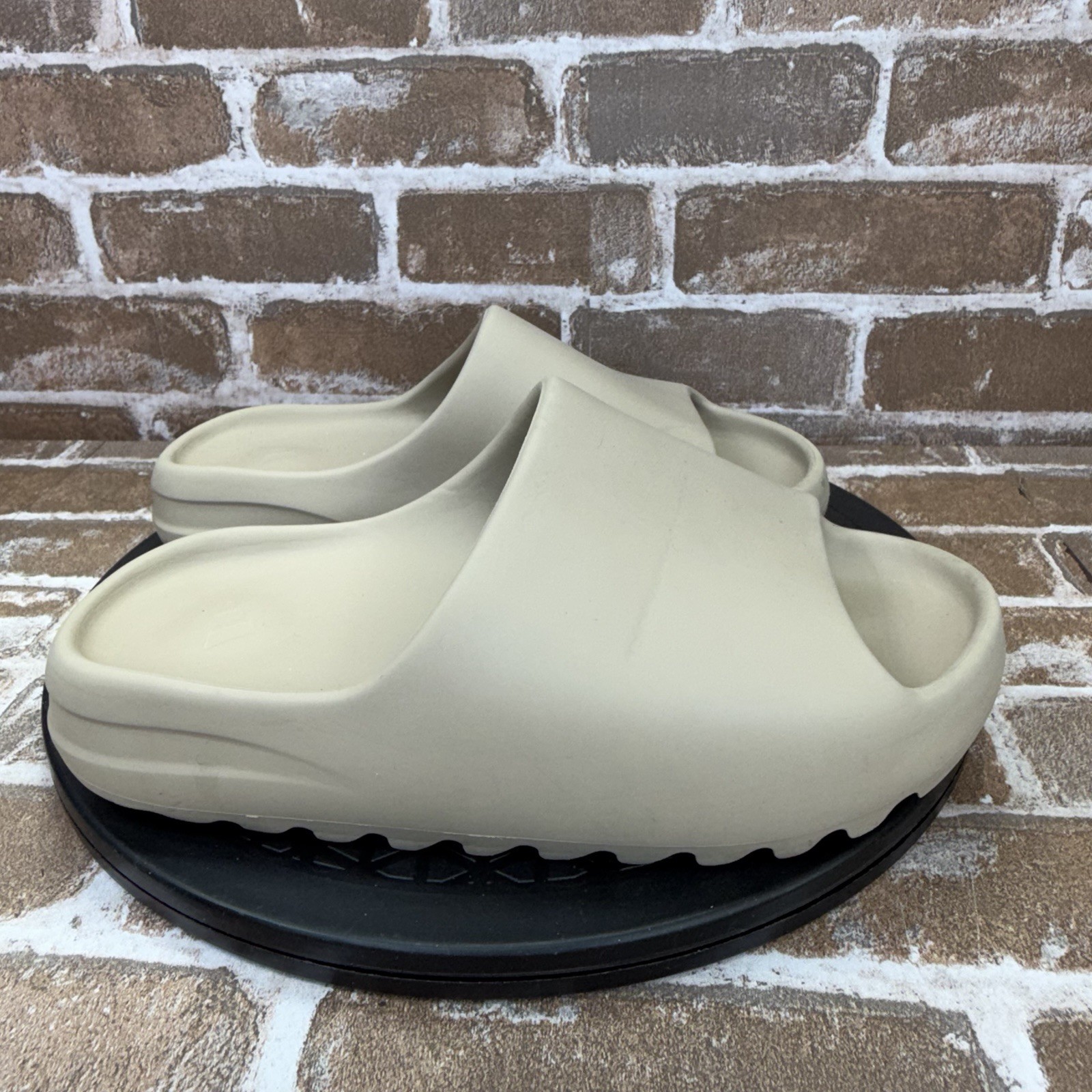 Adidas Yeezy Slide Bone Slipper Sandals FZ5897 YZY Unisex Size 7