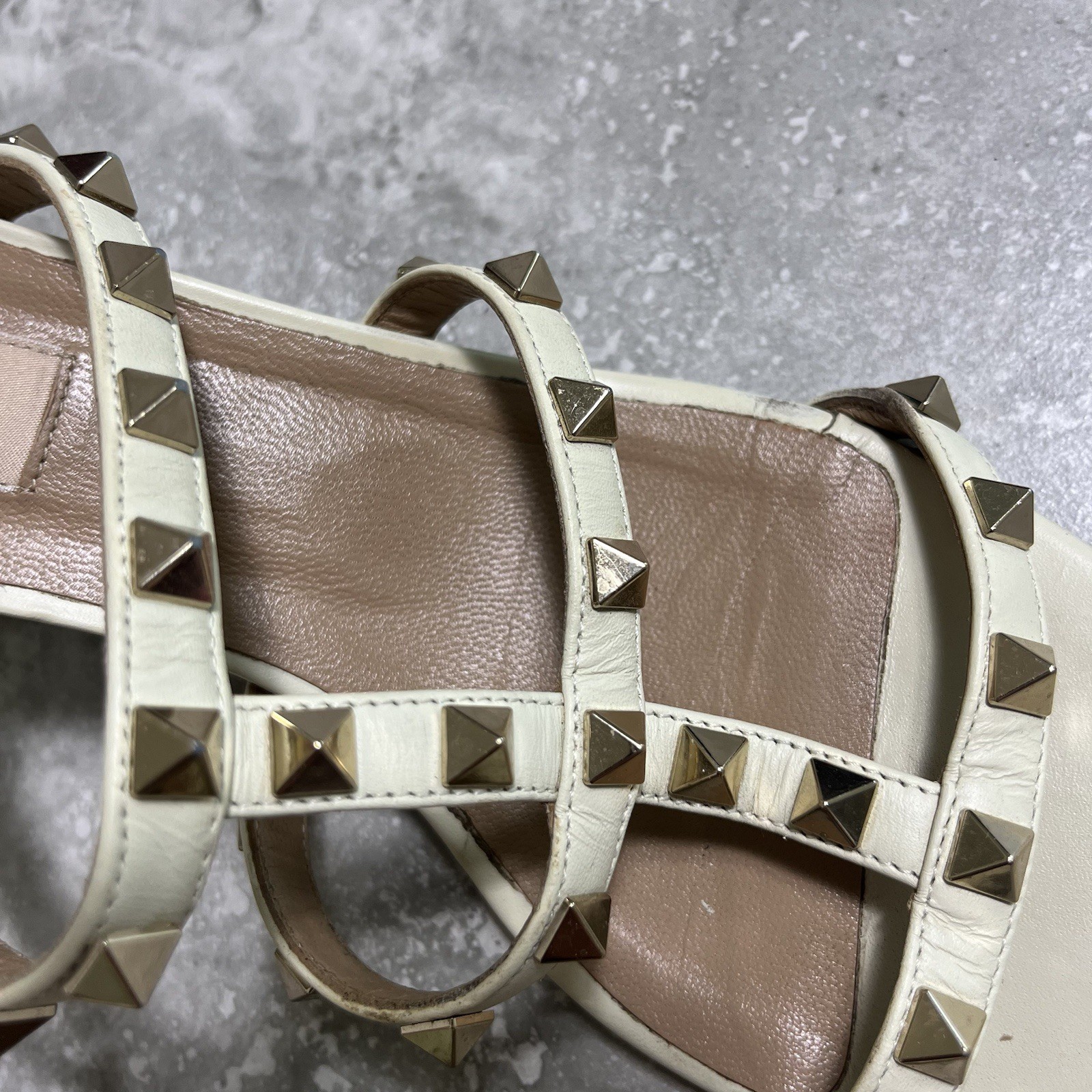 Valentino Garavani Rockstud Studded Caged Slide Sandals Leather Cream 39 8.5 US
