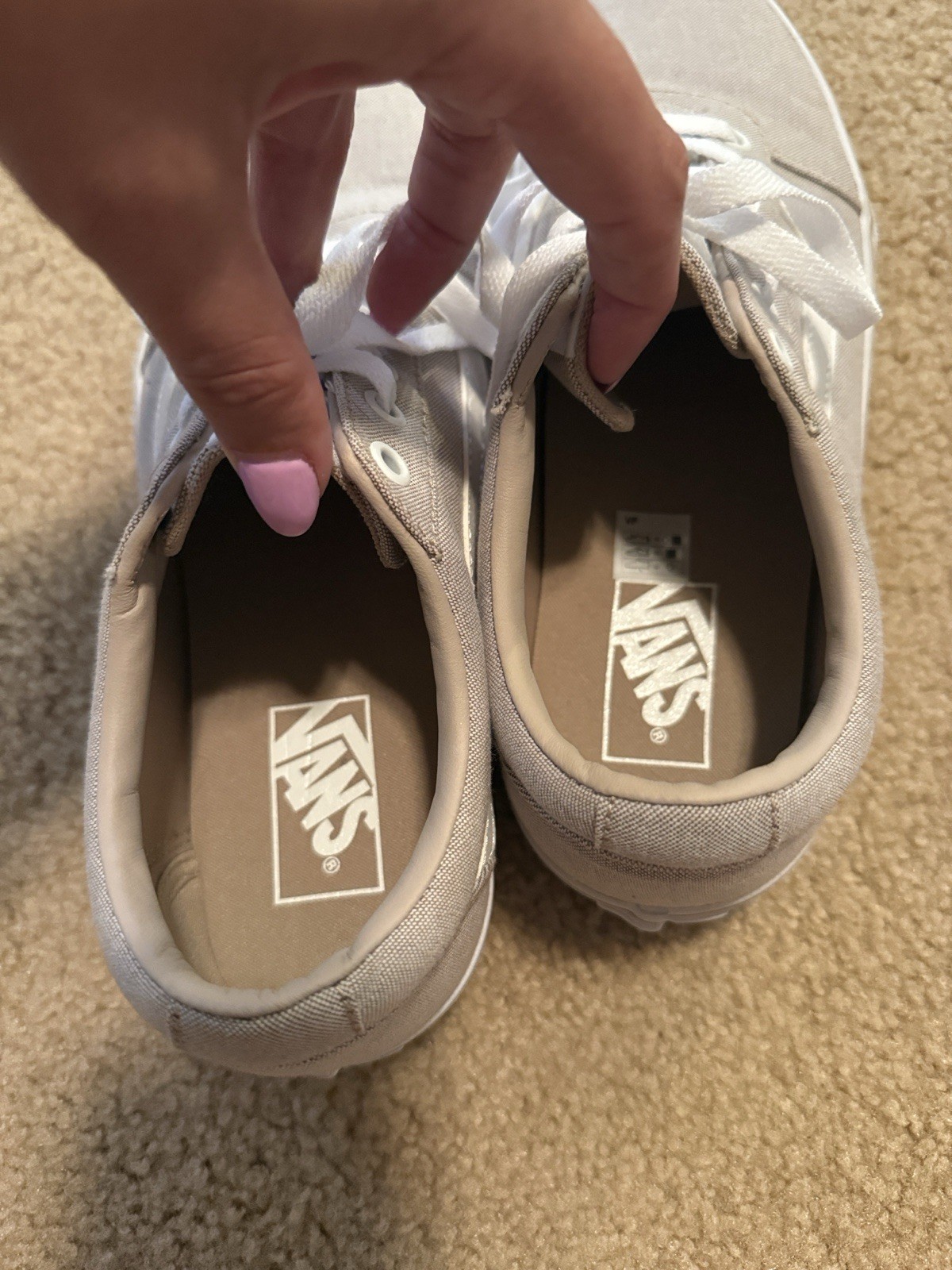 Women’s Vans Ward Lo Sneakers Size 10 Taupe And White