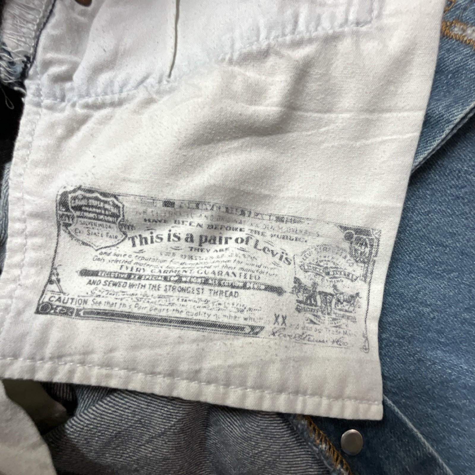 Levi’s Blue Denim Straight Jeans Button Logo 5-Pocket Design Classic