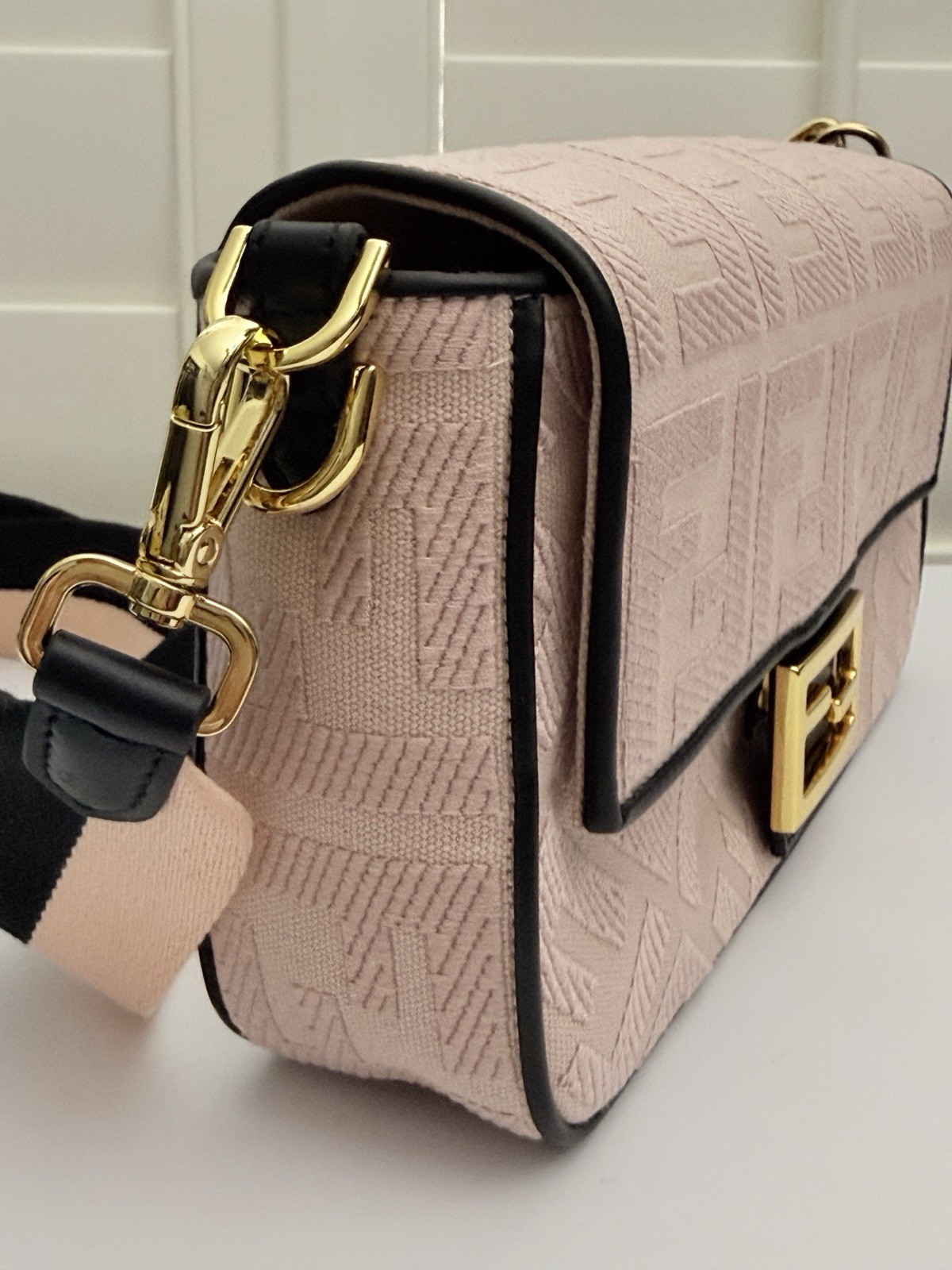 ⭐FENDI | Rosa Quarzo PINK | FF Logo | Shoulder/Handbag Baguette
