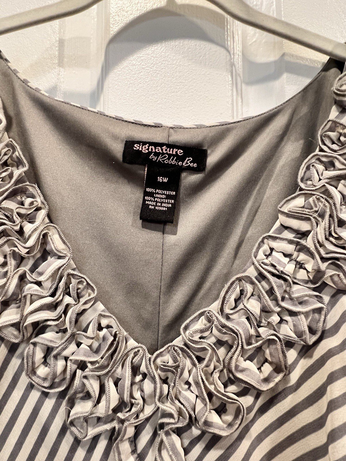 Signature by Robbie Bee Gray White Striped A-Line Dress 16W V-Neck Ruffle Zip