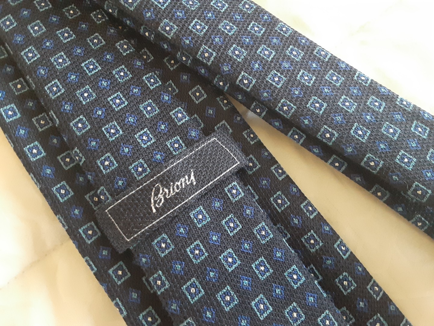 Brioni Silk Jacquard Tie 3.25″ x 61″ Navy Blue Foulard Handmade in Italy