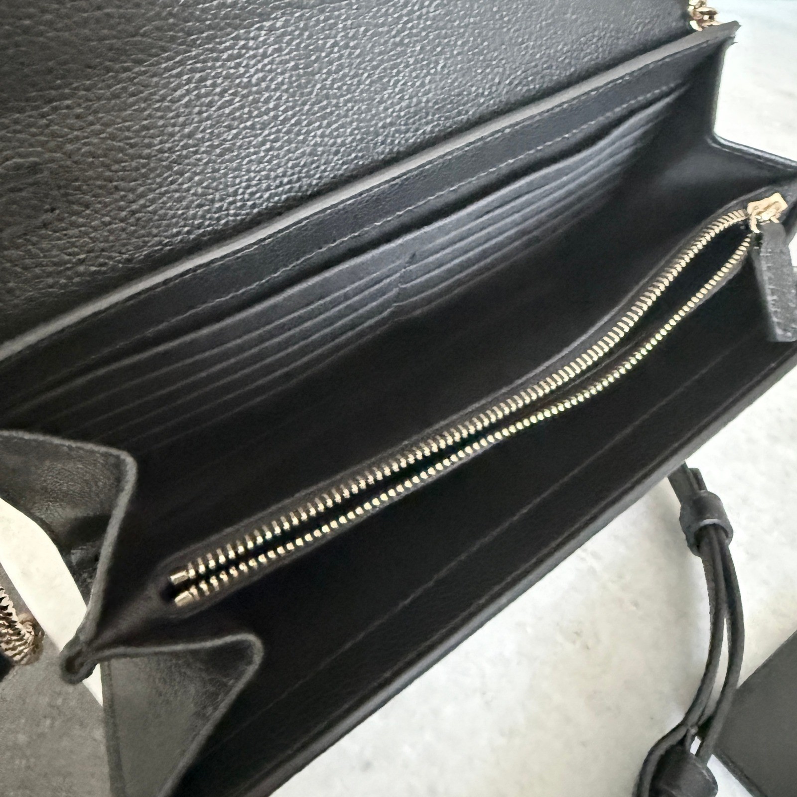 Versace Virtus Wallet on Chain Black Vitello Leather Bag 1006264 Nero-Oro