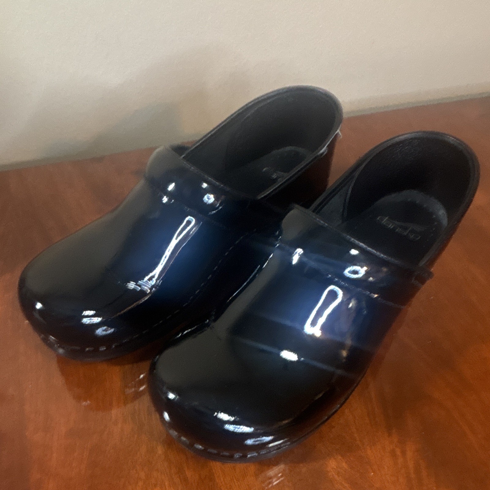 Dansko Professional Black Patent Leather Slip-On Comfort Clogs Women EU 40 US 10