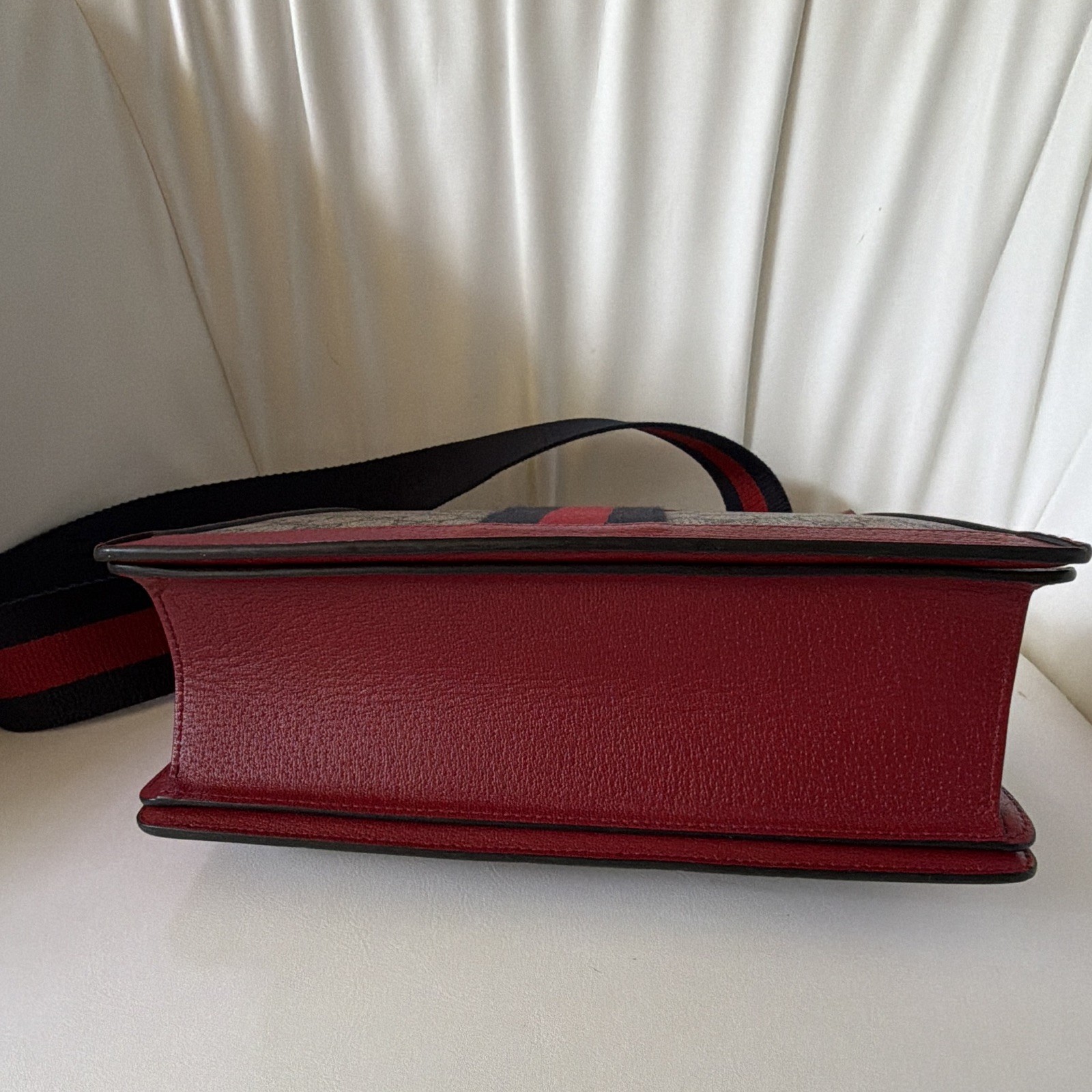 Gucci Queen Margaret GG Supreme Bee Shoulder Bag Red Navy 476541 Authentic Card