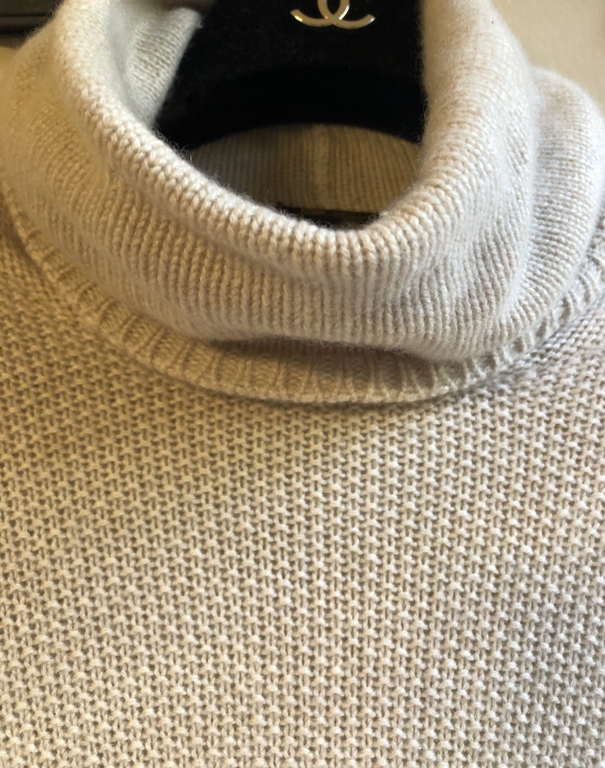 LORO PIANA 100% CASHMERE BEIGE SUEDE LEATHER TRIM SWEATER DRESS, SIZE IT 40