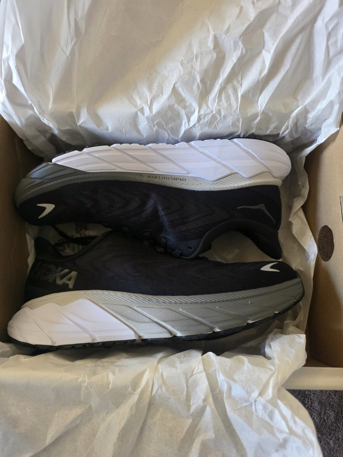 HOKA Arahi 6 Women’s 8.5 D Wide Black White Running Shoes 1123197 BWHT New