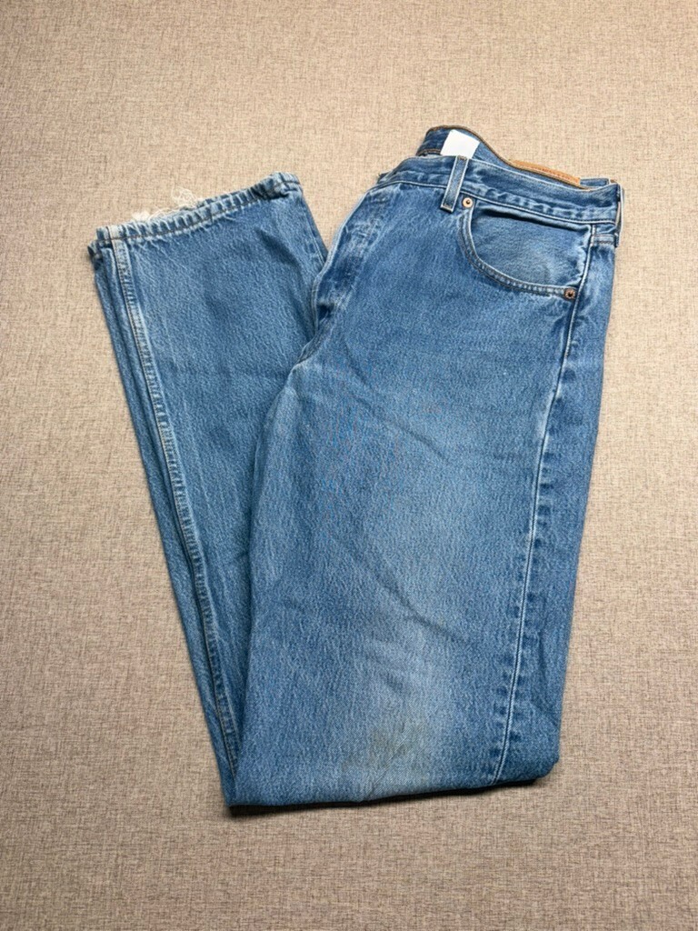 Levi’s 501 Original Fit Jeans Men’s 36×36 Light Wash Button Fly Straight Leg USA