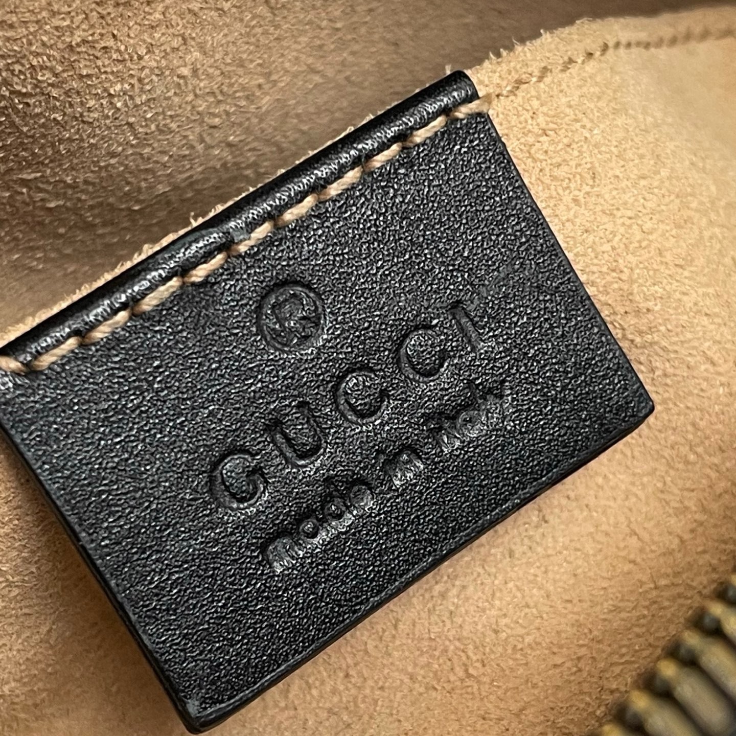 GUCCI GG Marmont Matelasse Chevron Quilted Leather Belt Bag Black