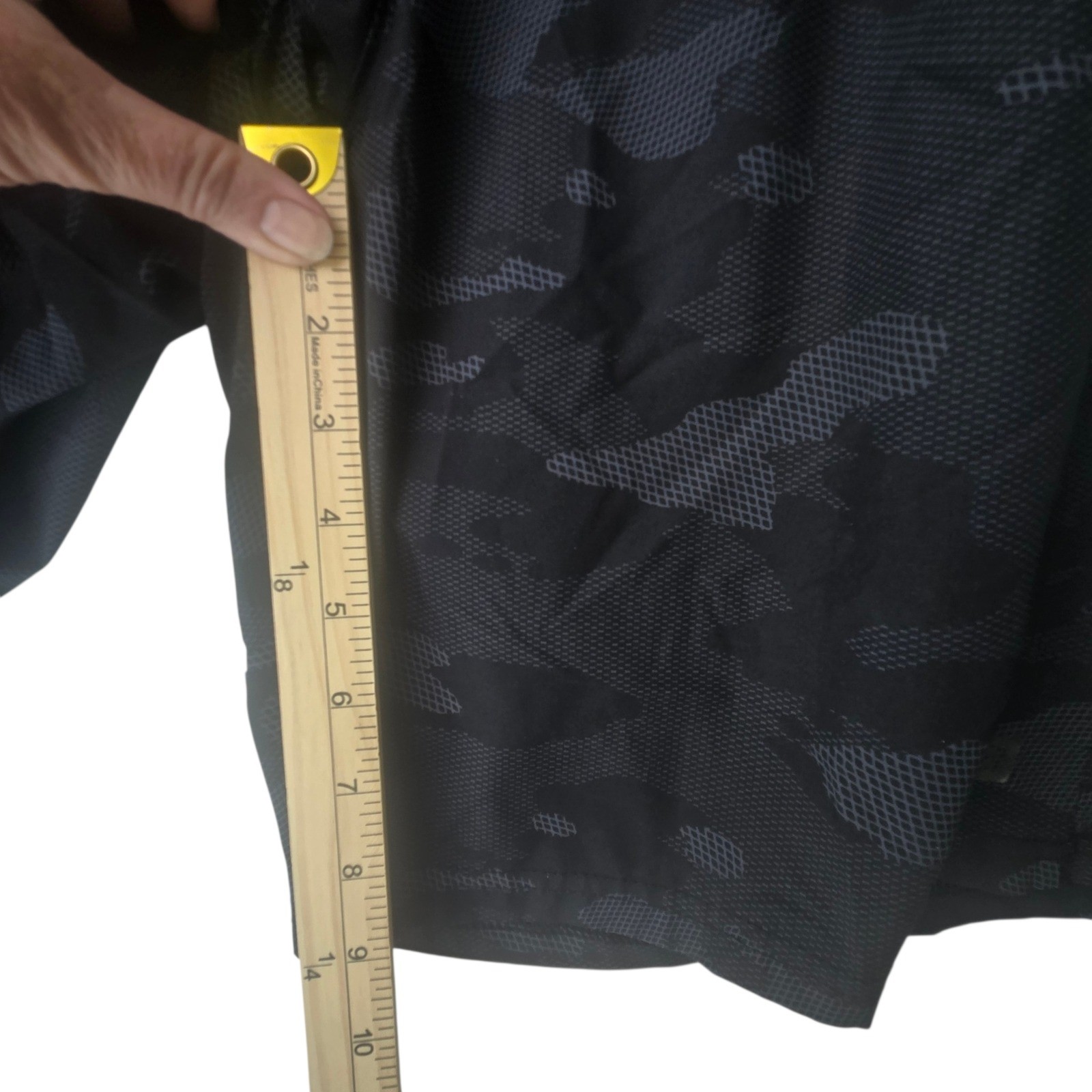 Layer 8 Mens Qwick-Dry Athletic Shorts Black Gray Digi Camo Sz Large Gym Workout