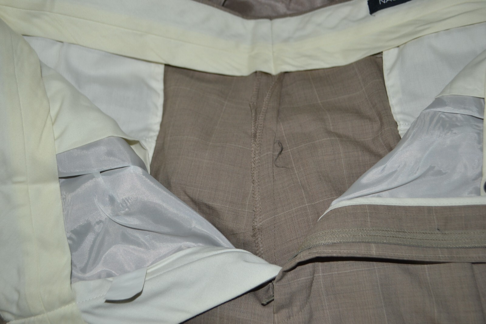 Nautica Men 100% Wool Gray Check 2 Front Button Suit Sz 46R Wst 40×30