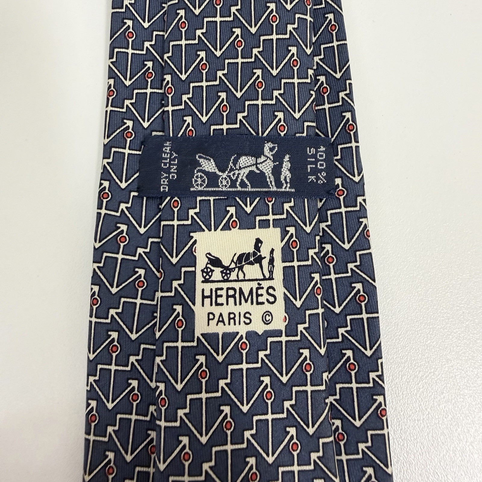 Hermes Mens Tie Geometric Anchor Links Blue Khaki Silk 952 IA 3 1/8″ (W) 56″ (L)