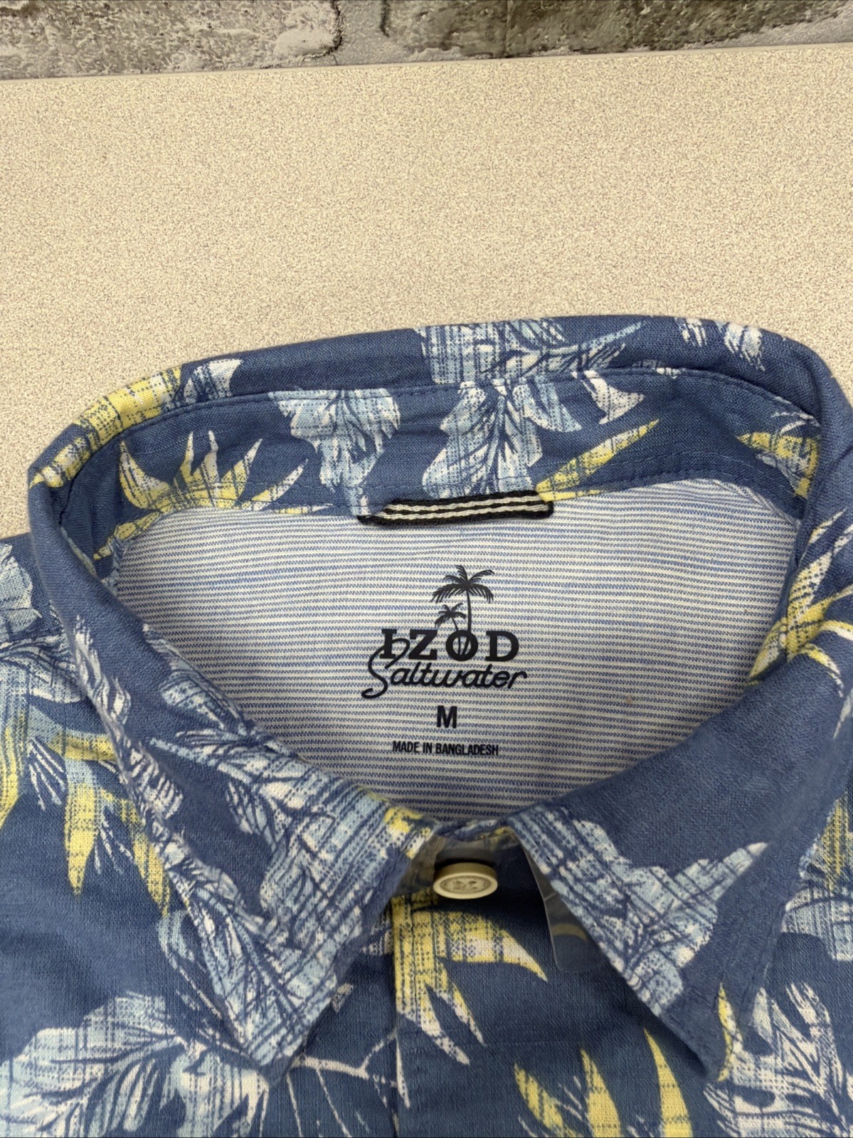 Izod Saltwater Dockside Men’s Med Short Sleeve Button Up Blue Hawaiian Shirt New
