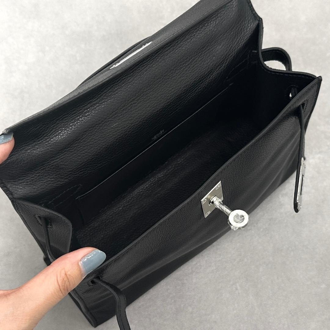 Hermes Pochette Kelly Evergrain Black SV Hardware 150888