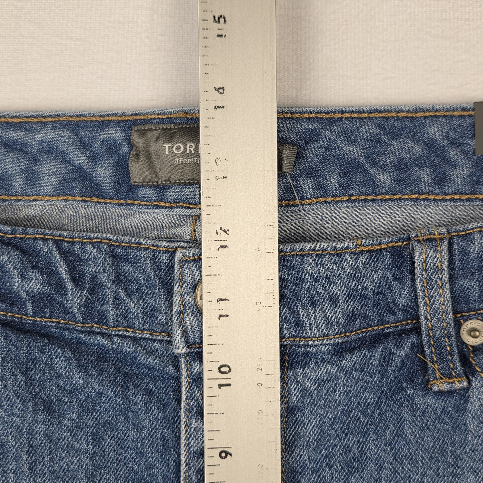 Torrid Shorts Womens Size 18 Relaxed Bermuda Classic Blue Denim Gitty Up Nee