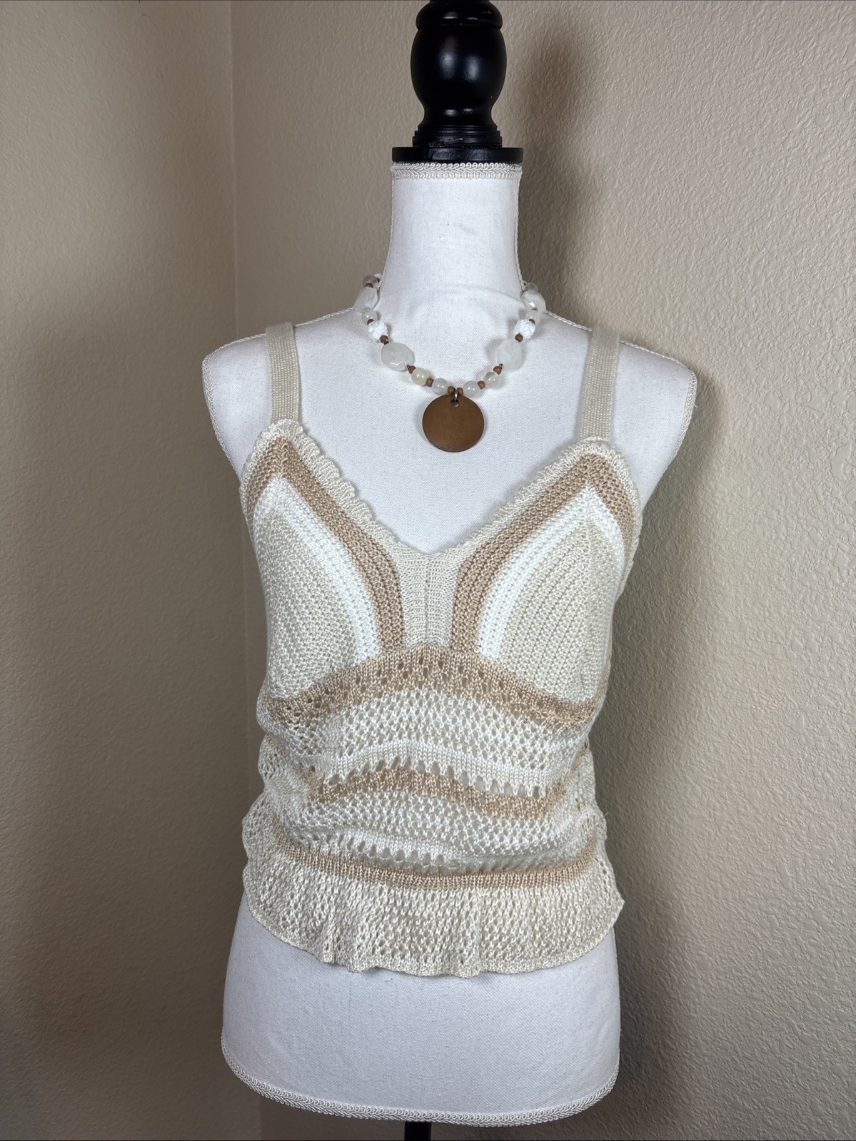 Madden NYC Crochet Knit Strappy Ruffle Elastic Hem Tank Top Womens Sz L
