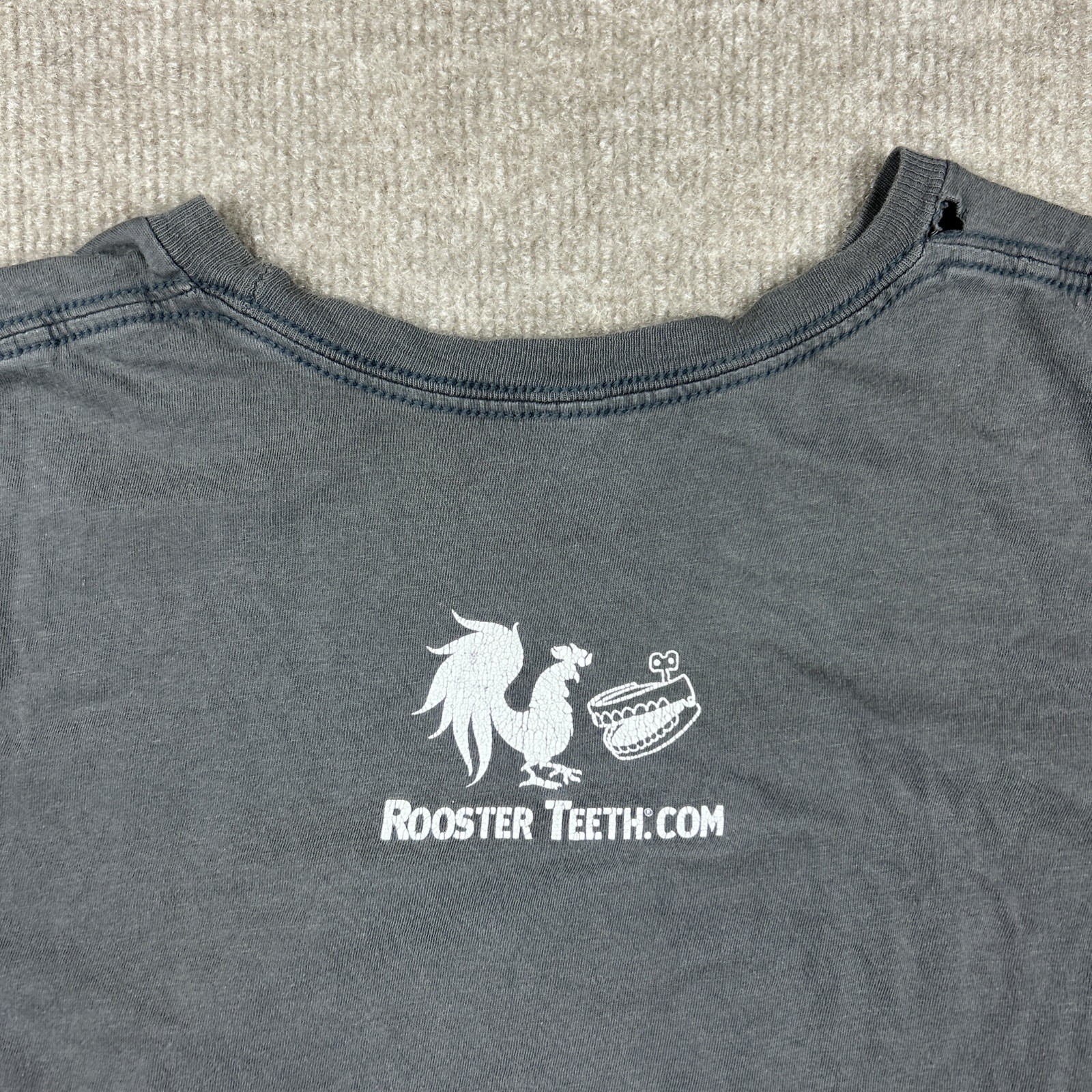 Rooster Teeth RWBY Beacon Academy Huntsmen Huntress Men’s Grey T-Shirt Medium