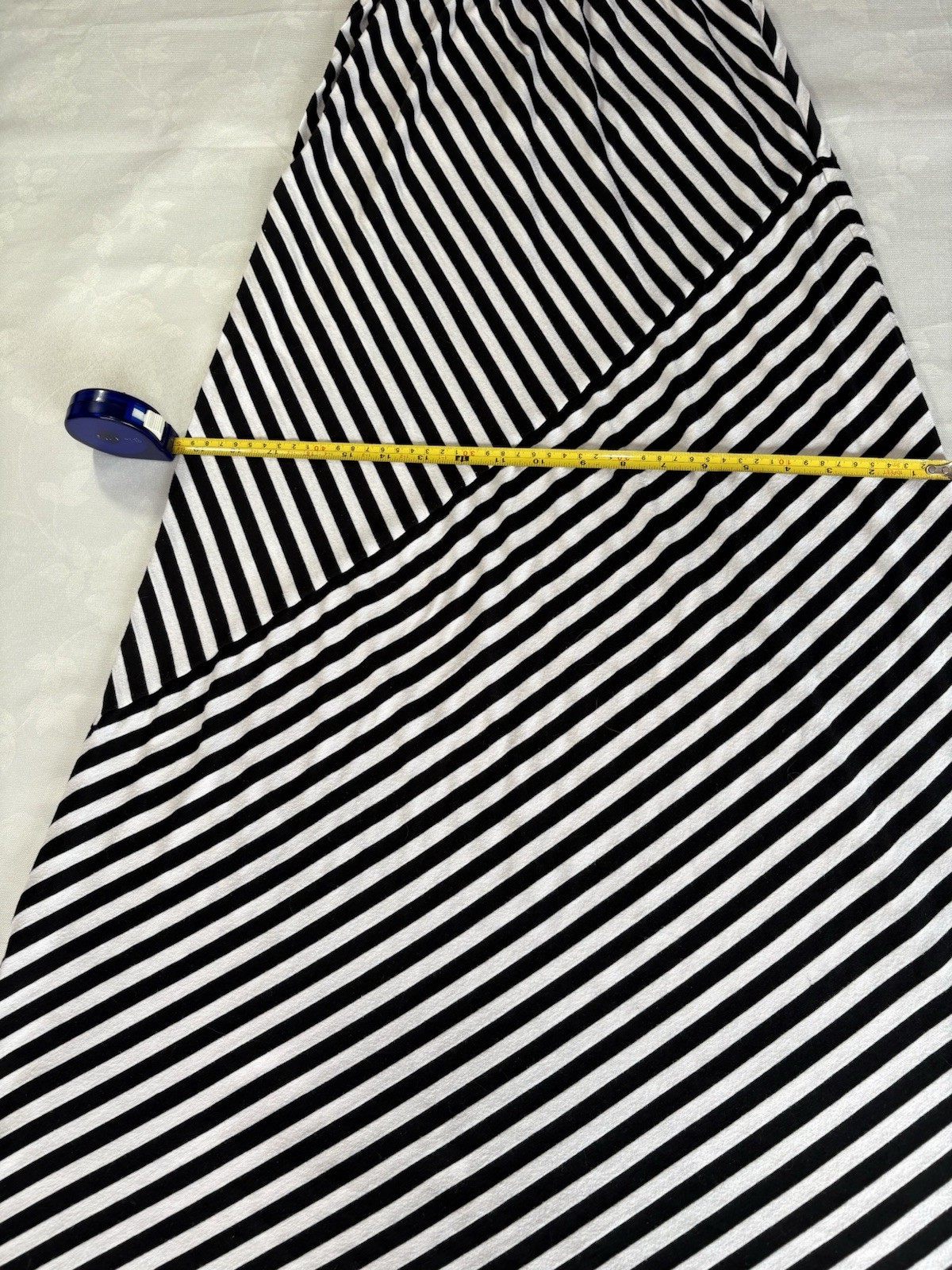 FOREVER 21 Women size Small /Red Black White Striped Maxi V-Neck Spaghetti Strap
