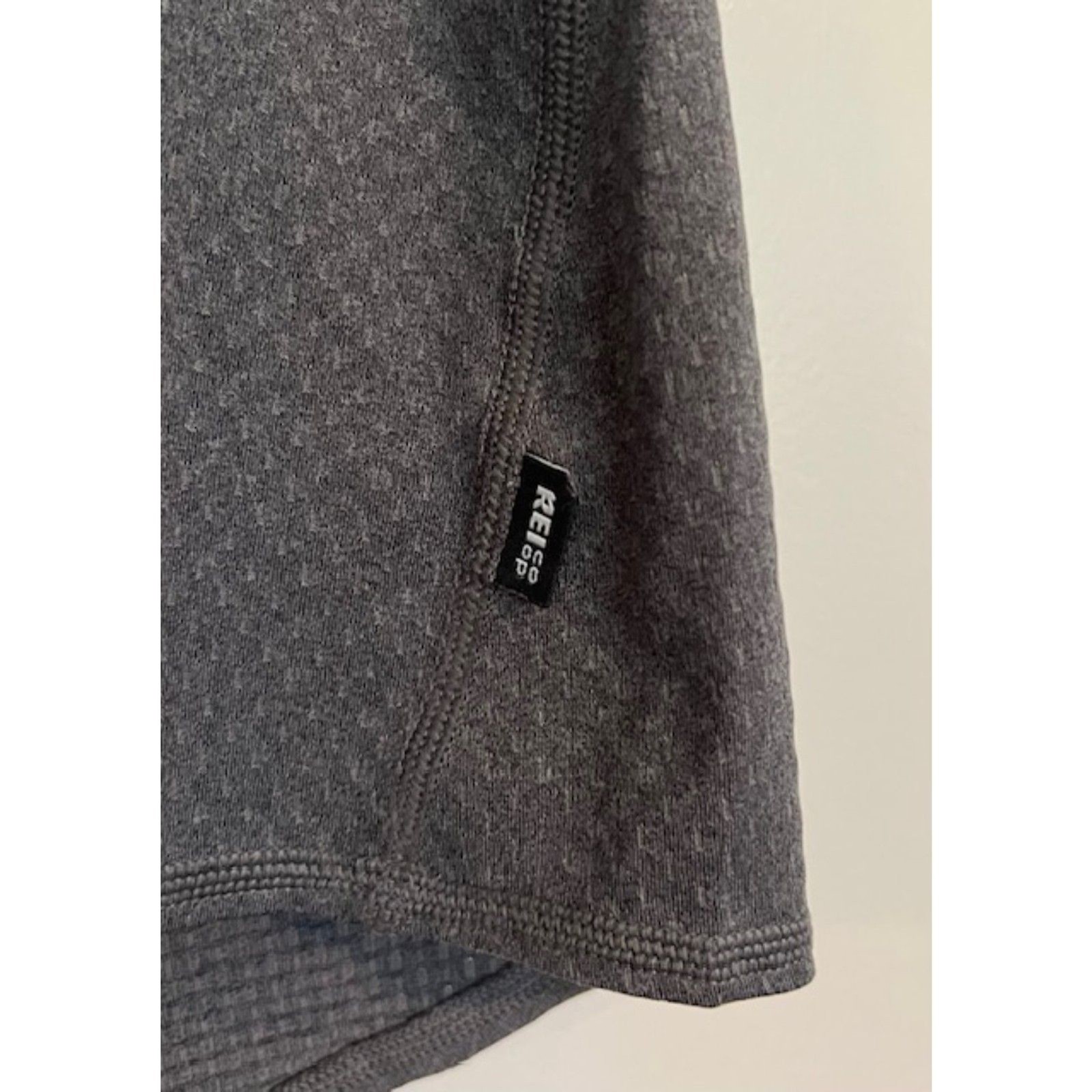 REI Co-op Lightweight Base Layer Crew Top Tshirt M Gray