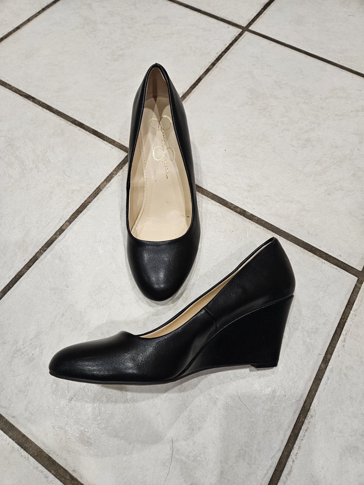 Jessica Simpson Black Wedge Pump Heels Round Toe Slip On Logo US 8