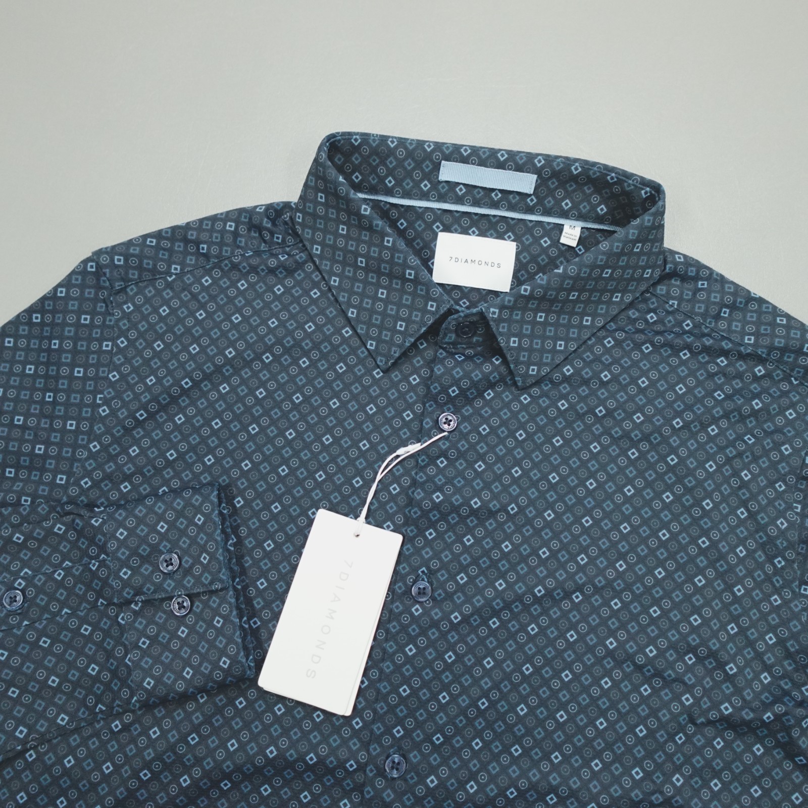 7 Diamonds Liam 4-Way Stretch Performance Shirt Size M Button Up Geometric