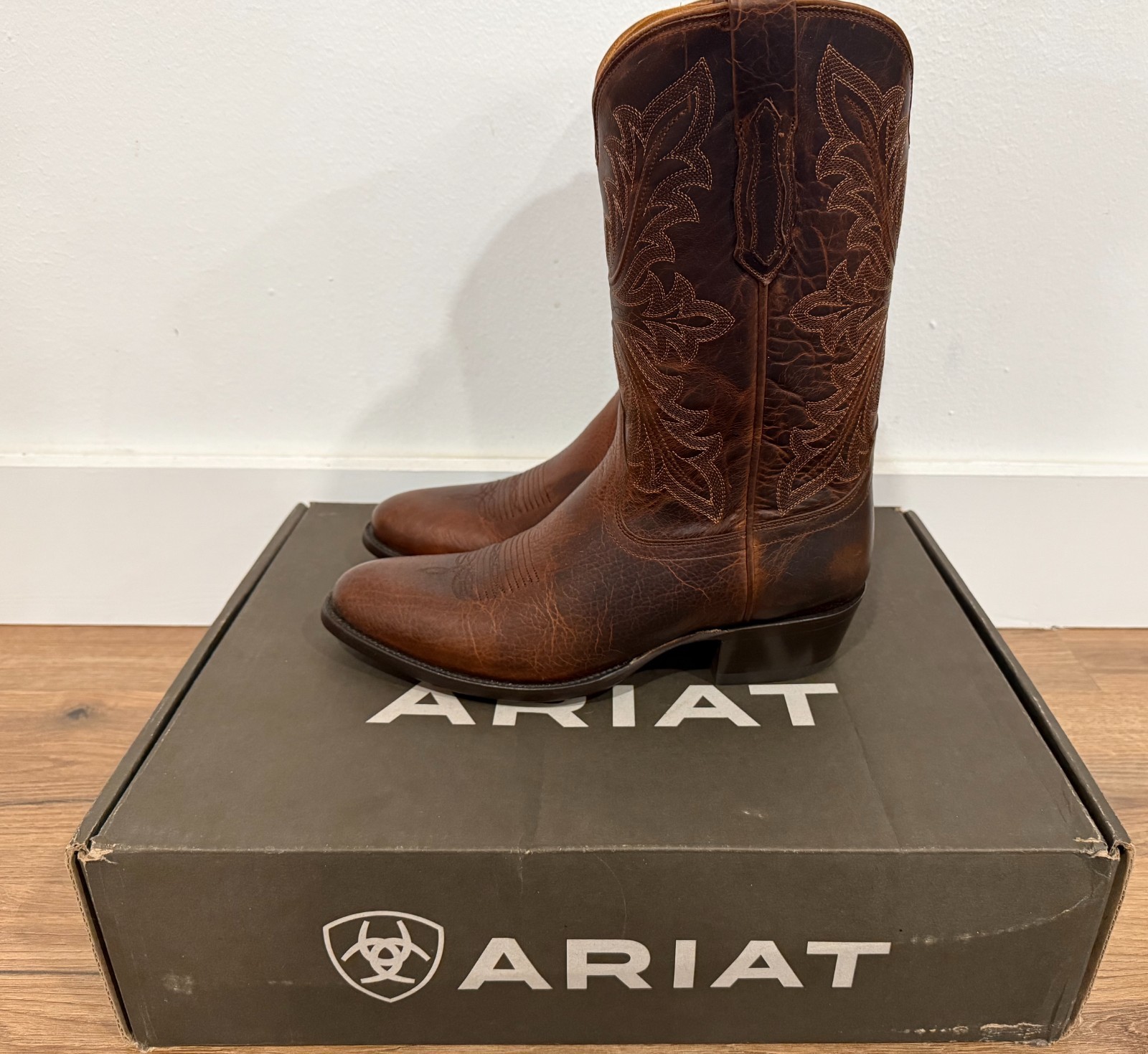 Men’s Ariat Bench Made James Bison Western Boots 10D Saddle Brown 10044812 NIB