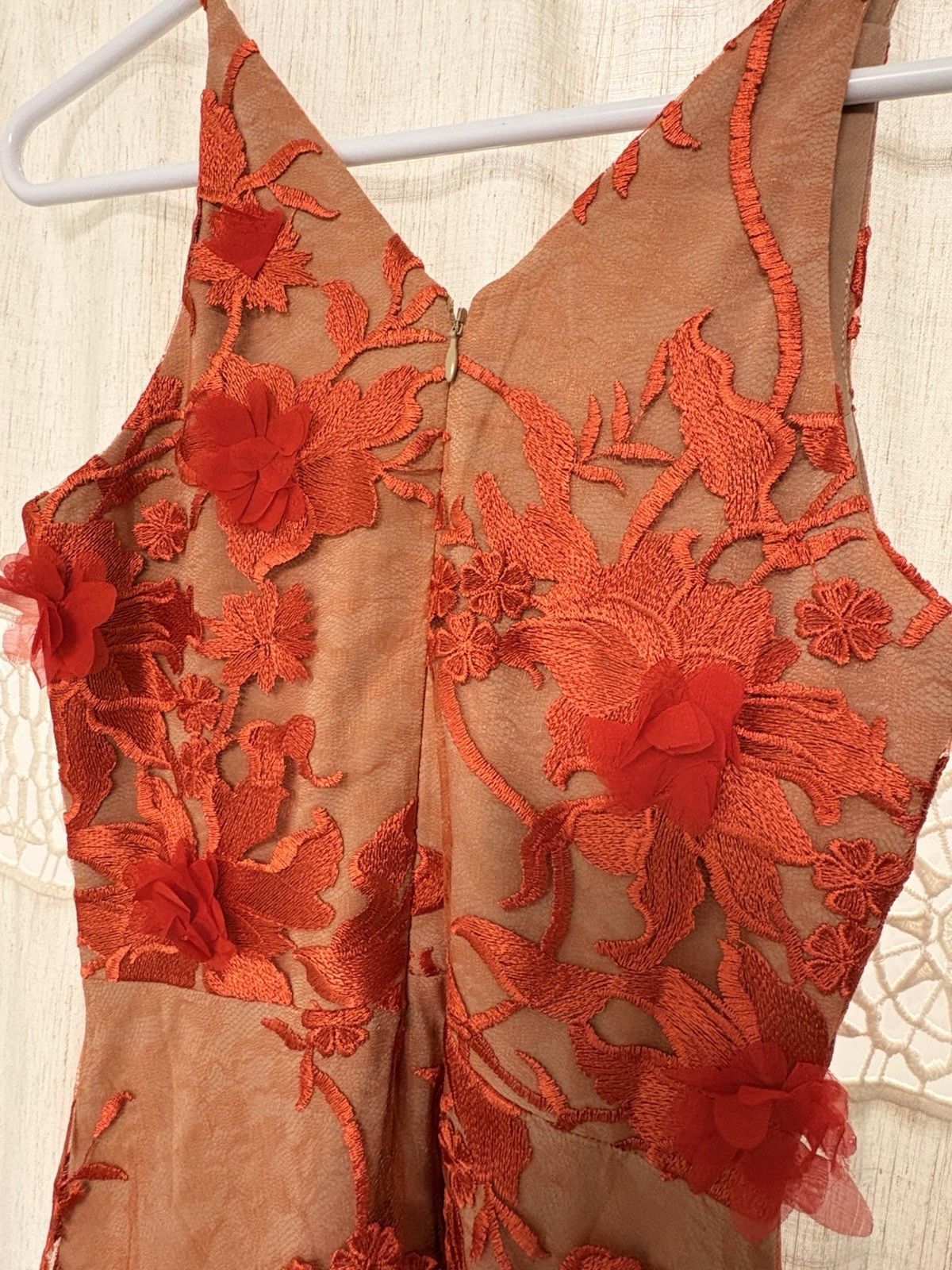 Dress the Population Audrey Red/Beige Floral Embroidered V-Neck Midi Dress S NWT