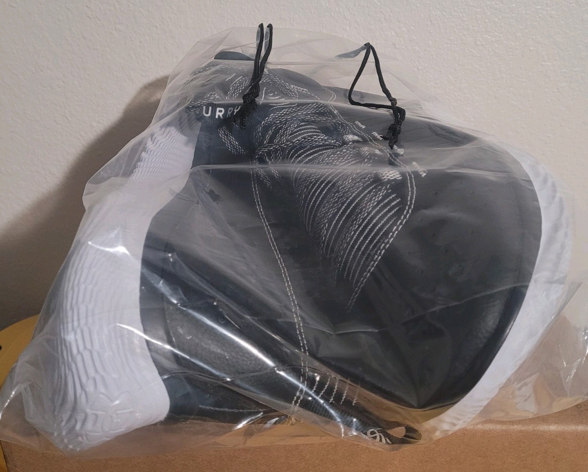 Under Armour Men’s Curry 4 Flotro Suit and Tie Sneakers Black/White, Size 9