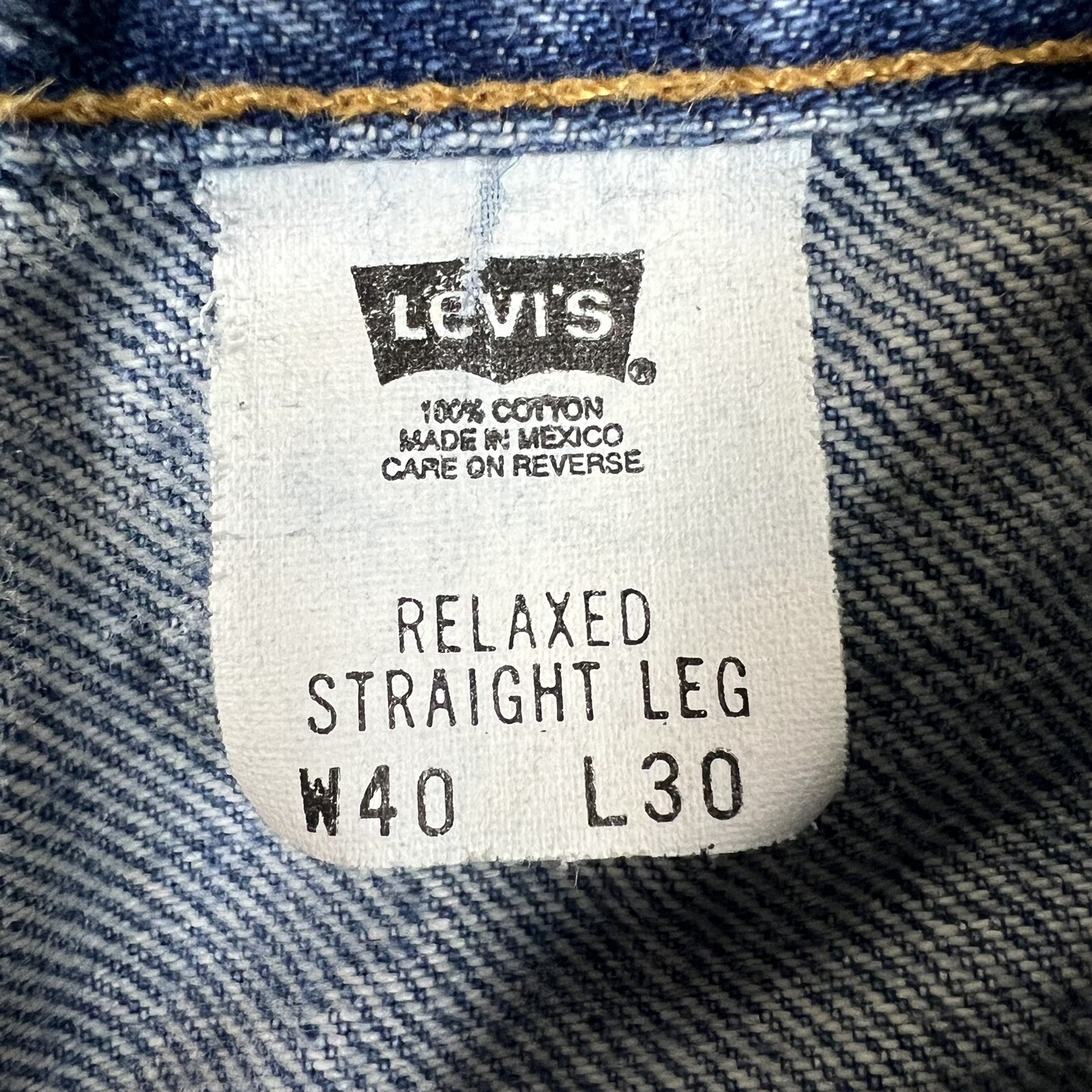 LEVIS MEN SIZE 40×30 (38×29 Actual) RELAXED STRAIGHT LEG MEDIUM WASH JEANS