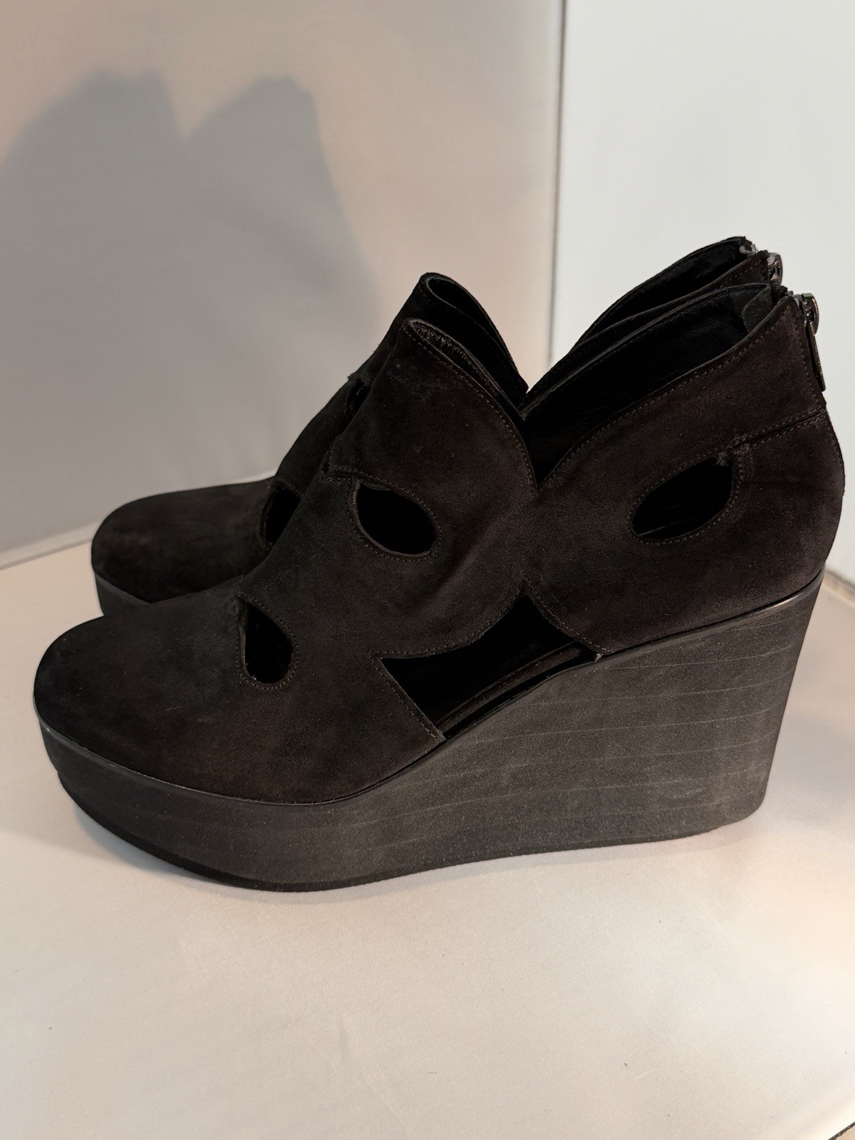 Robert Clergerie Paris Sz 8 Designer Black Suede Platform Heels Wedges Women