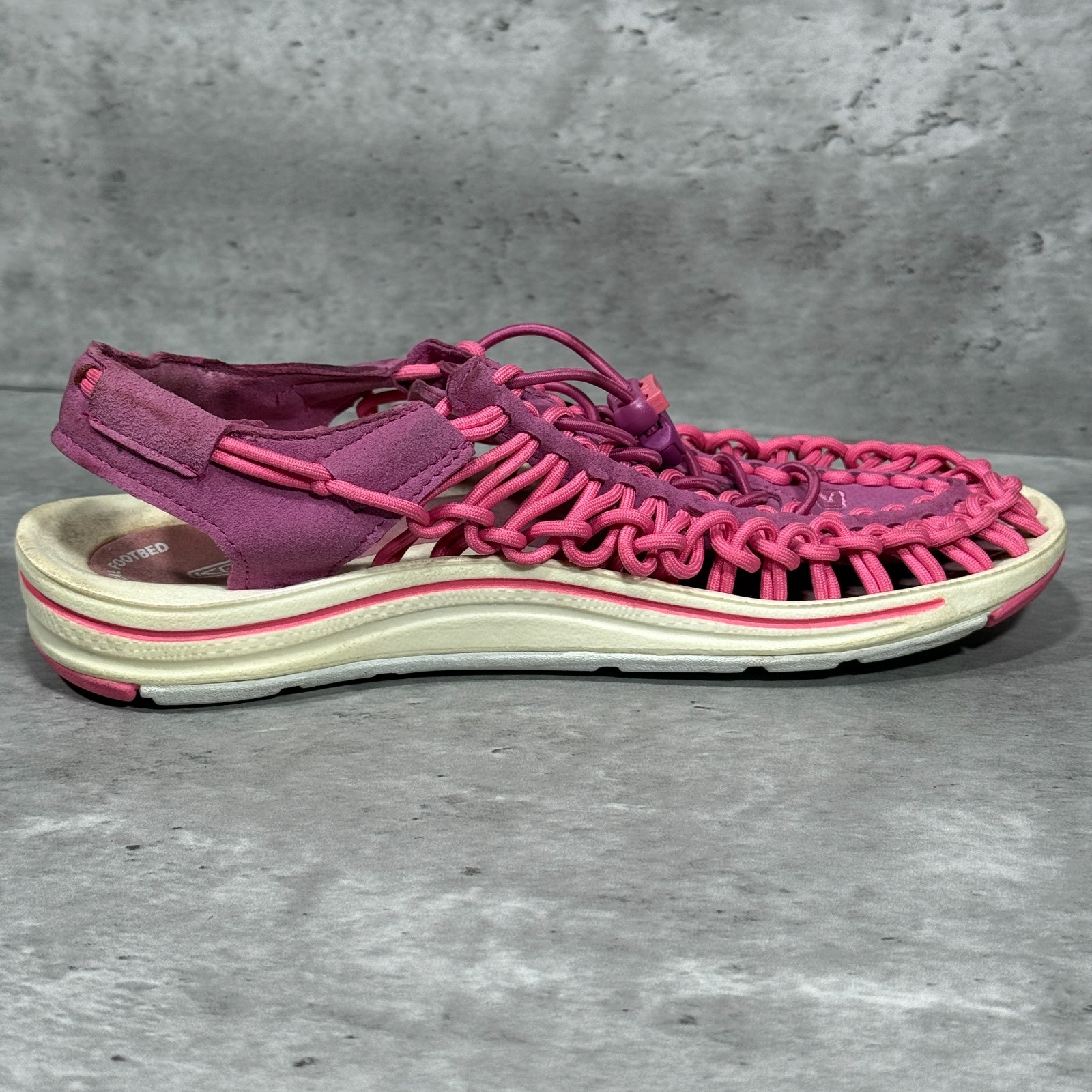 KEEN Uneek Pink Sandals Drawstring Closure Women’s Size 7