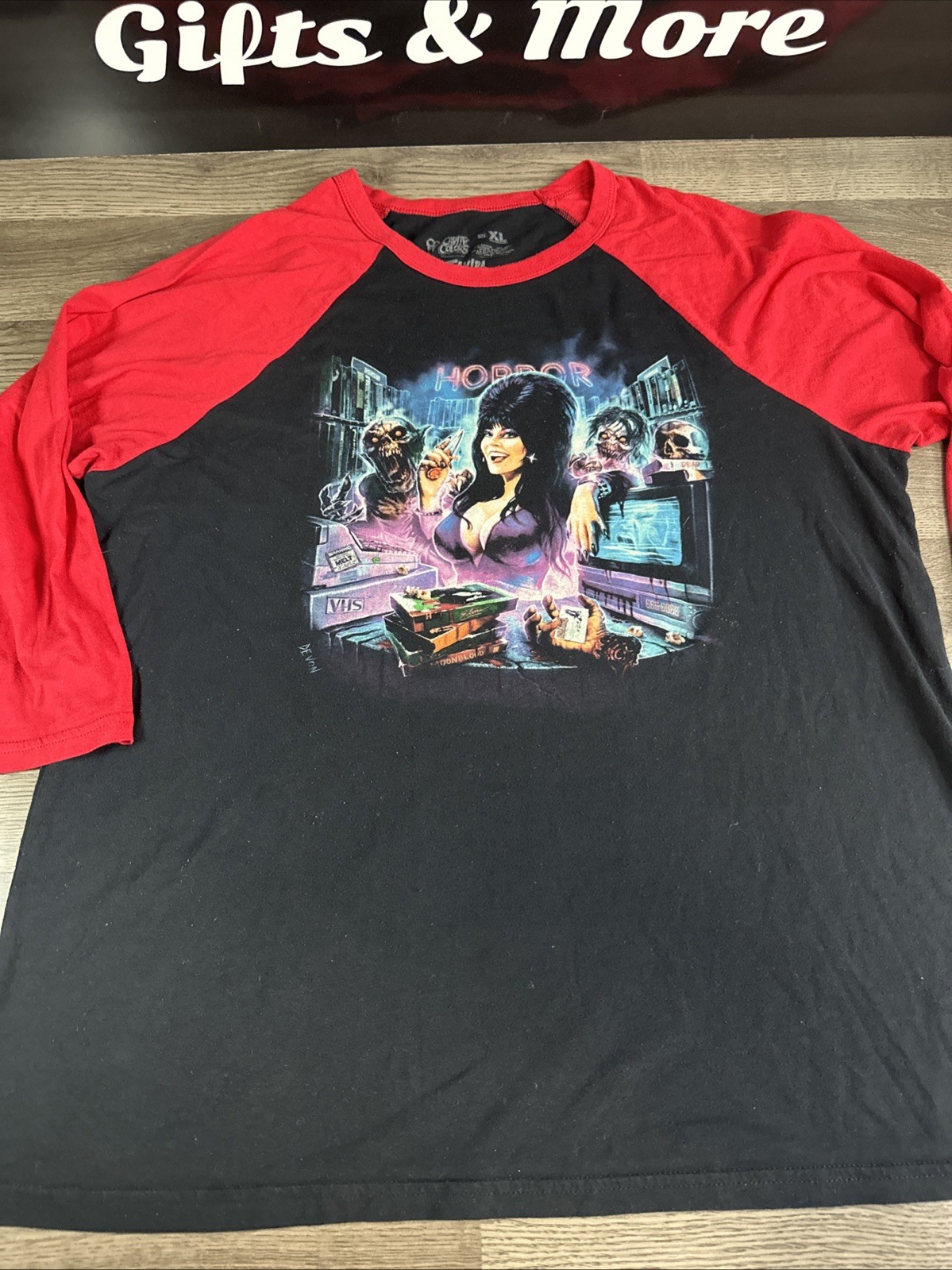 Elvira Mistress Of The Dark VHS Video Store Large T Shirt Black Cavity Colors