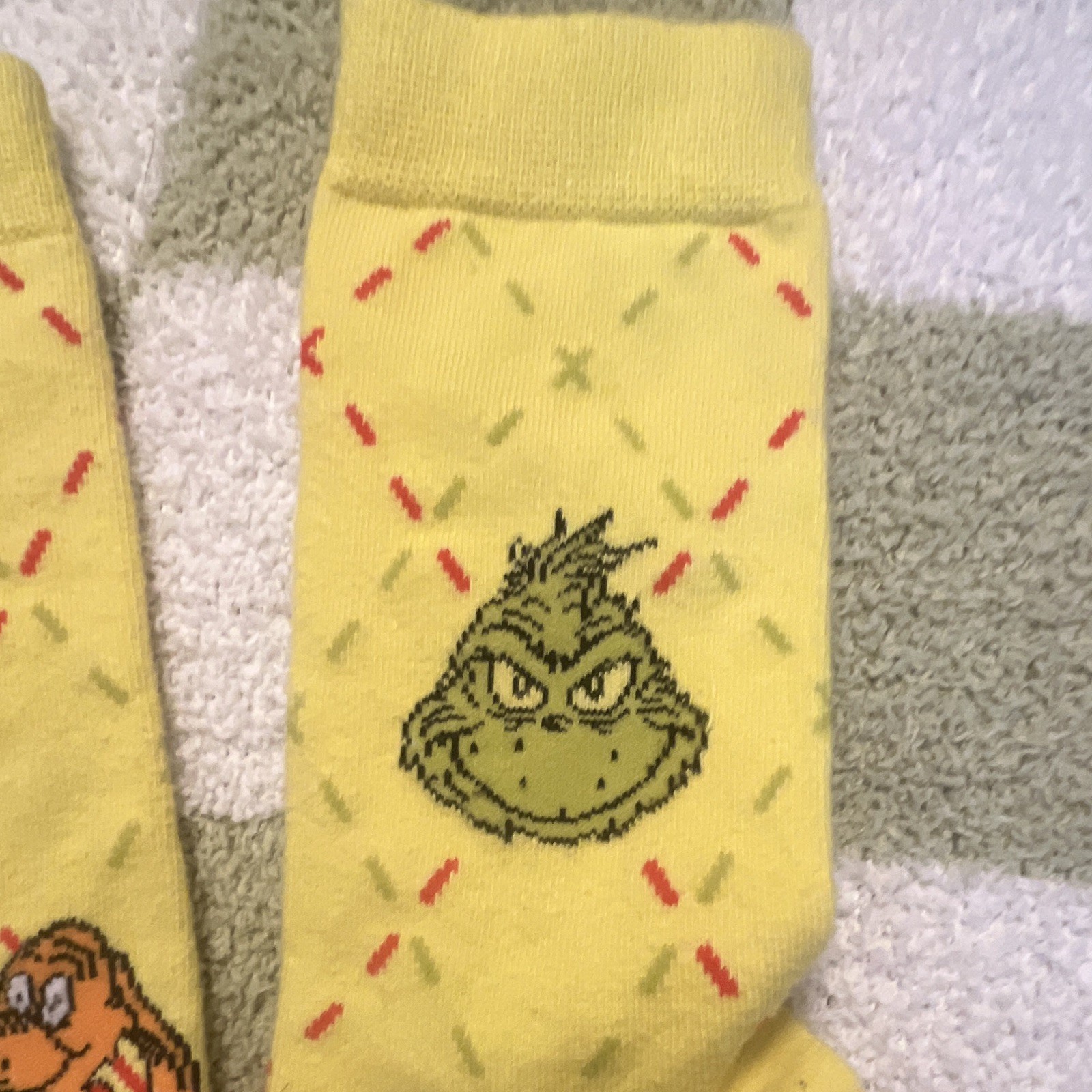 Yellow The Grinch McDonald’s Logo Graphic Print Women’s Crew Socks 1 Pair