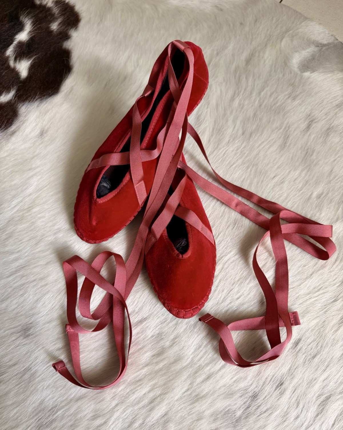 Flabelus Women’s Red Velvet Flats Shoes with Ankle Ribbon Straps 39EUR – 8M
