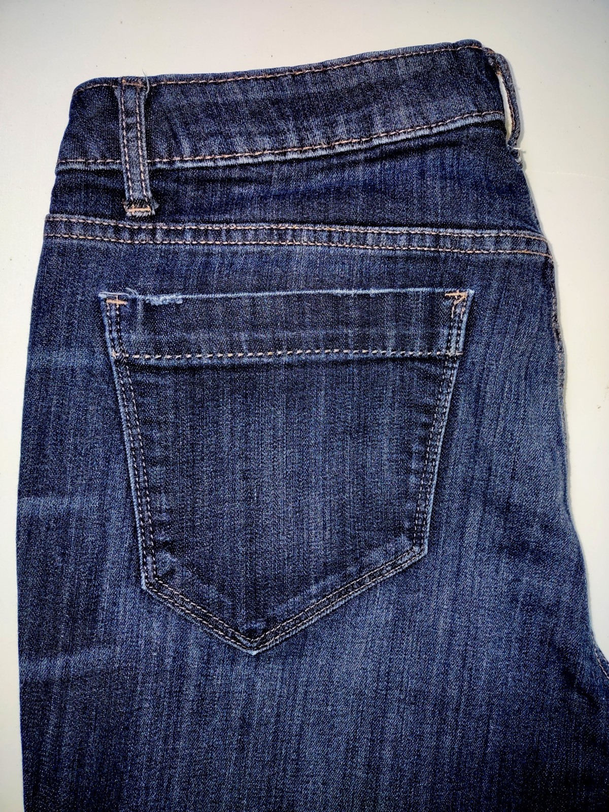 SIMPLY VERA VERA WANG Roll Cuff Dark Wash Capri Jeans Women’s size 12