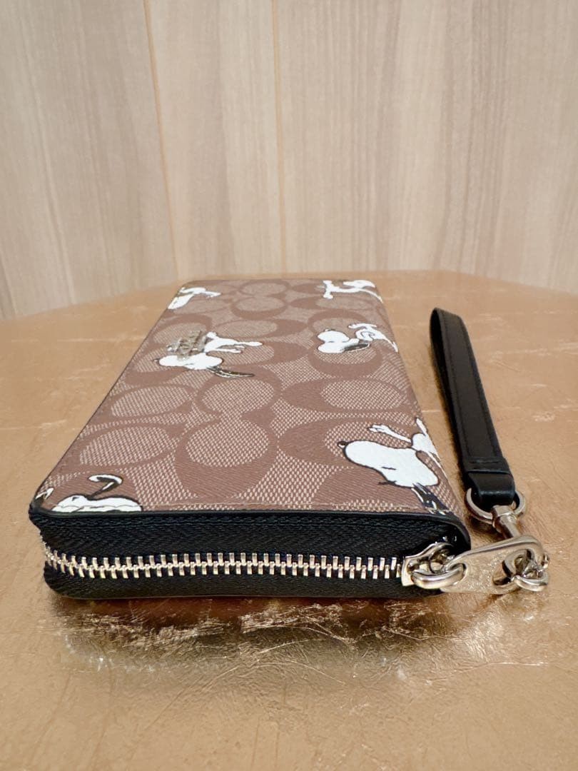COACH Long Wallet Peanuts Collaboration Snoopy with Strap